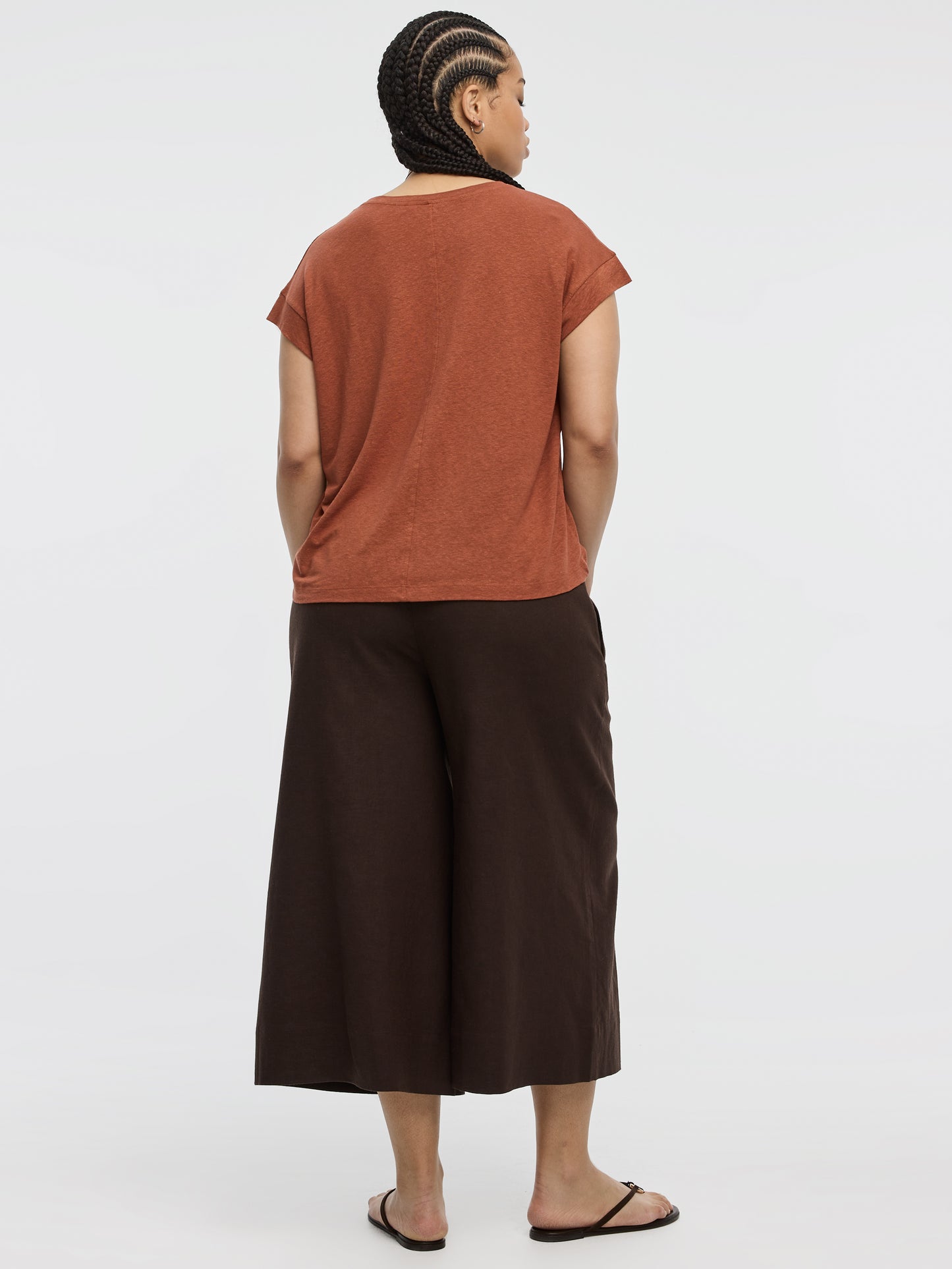 Linen-Blend Extended-Sleeve Crew-Neck Tee