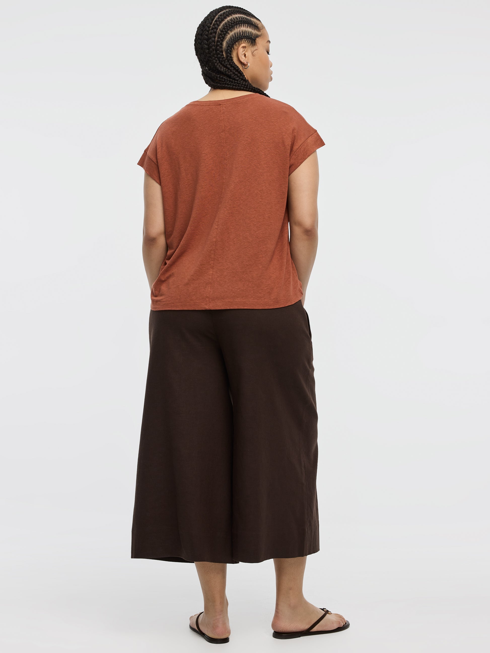 Linen-Blend Extended-Sleeve Crew-Neck Tee