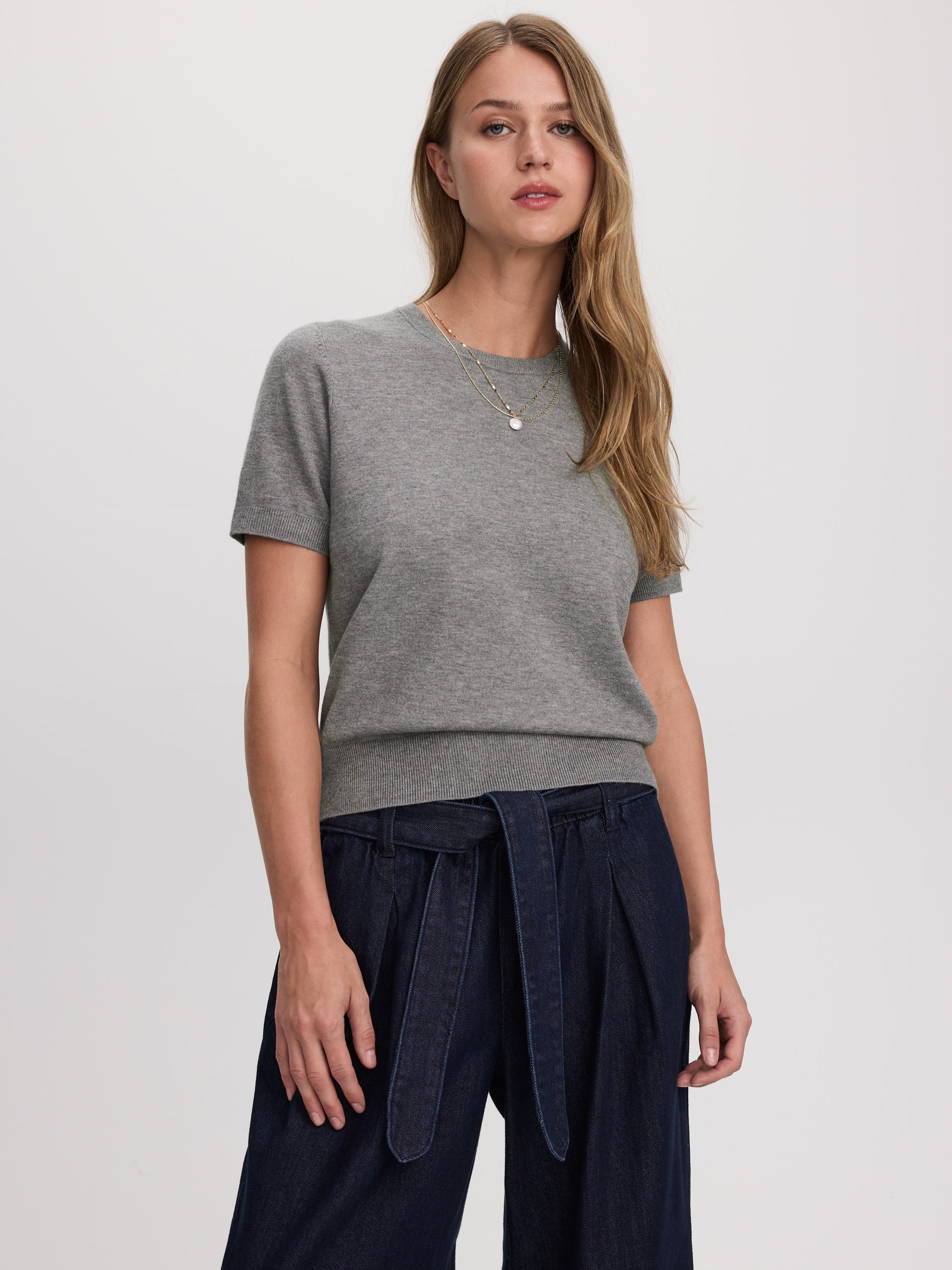 Short-Sleeve Crew-Neck Sweater - R Essentials