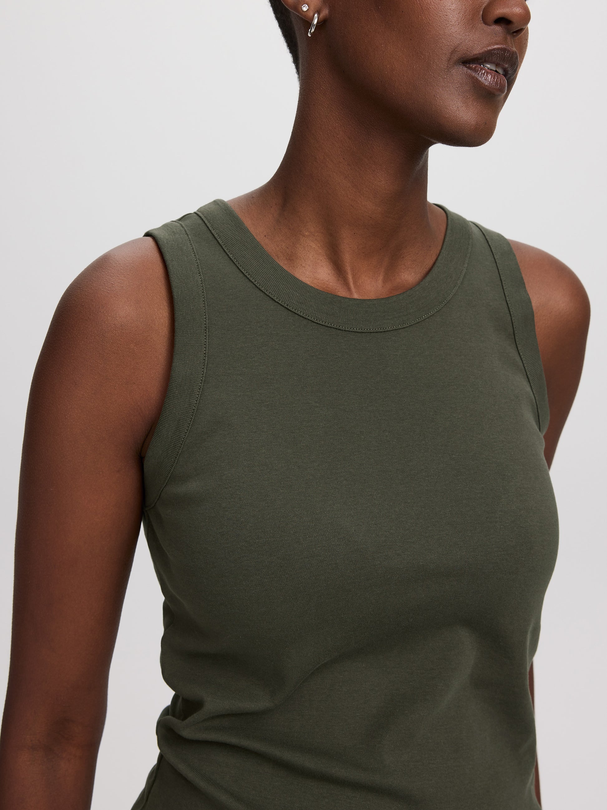 Ribbed Crew-Neck Tank - R Essentials