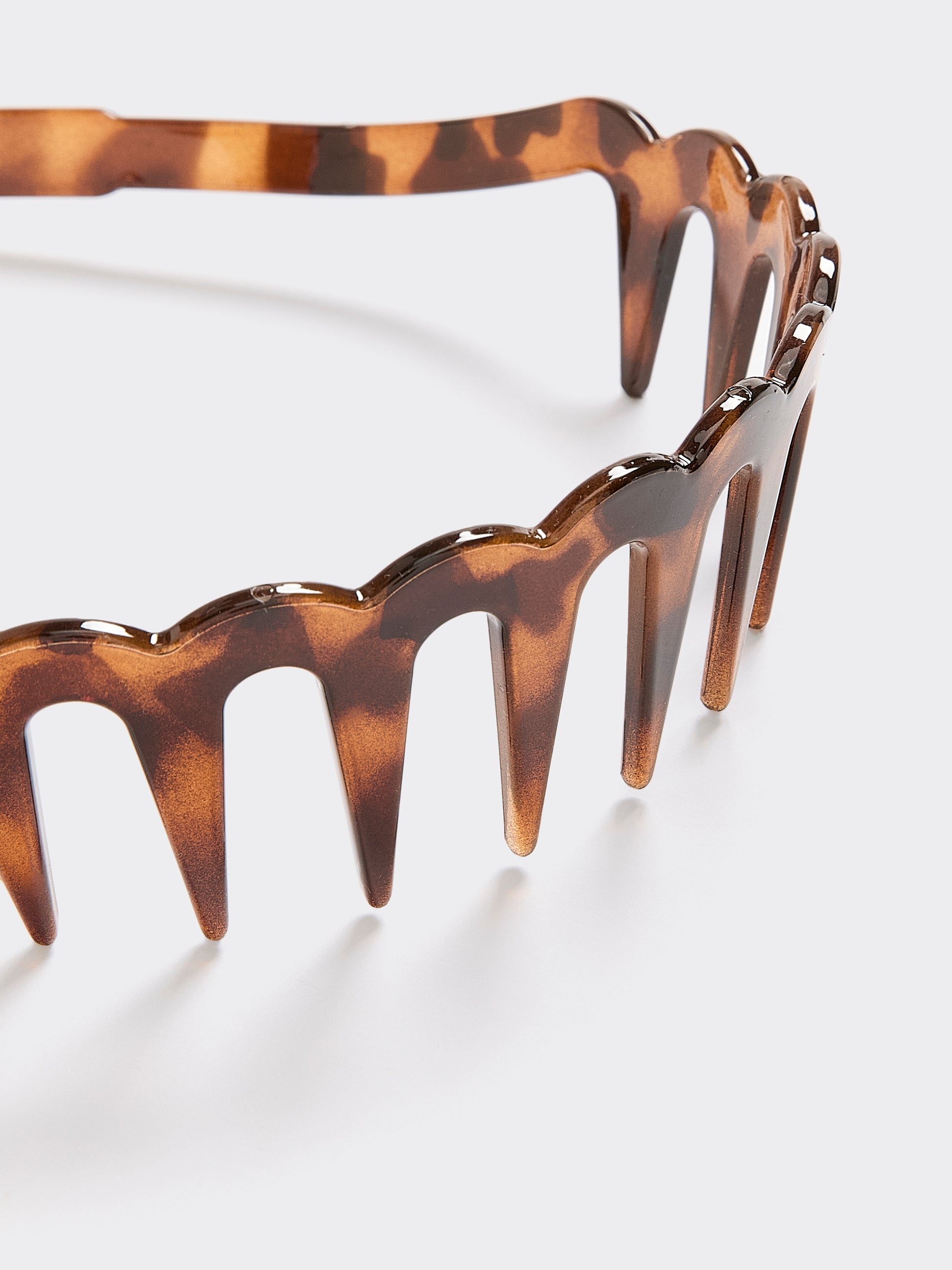 Headband with Teeth