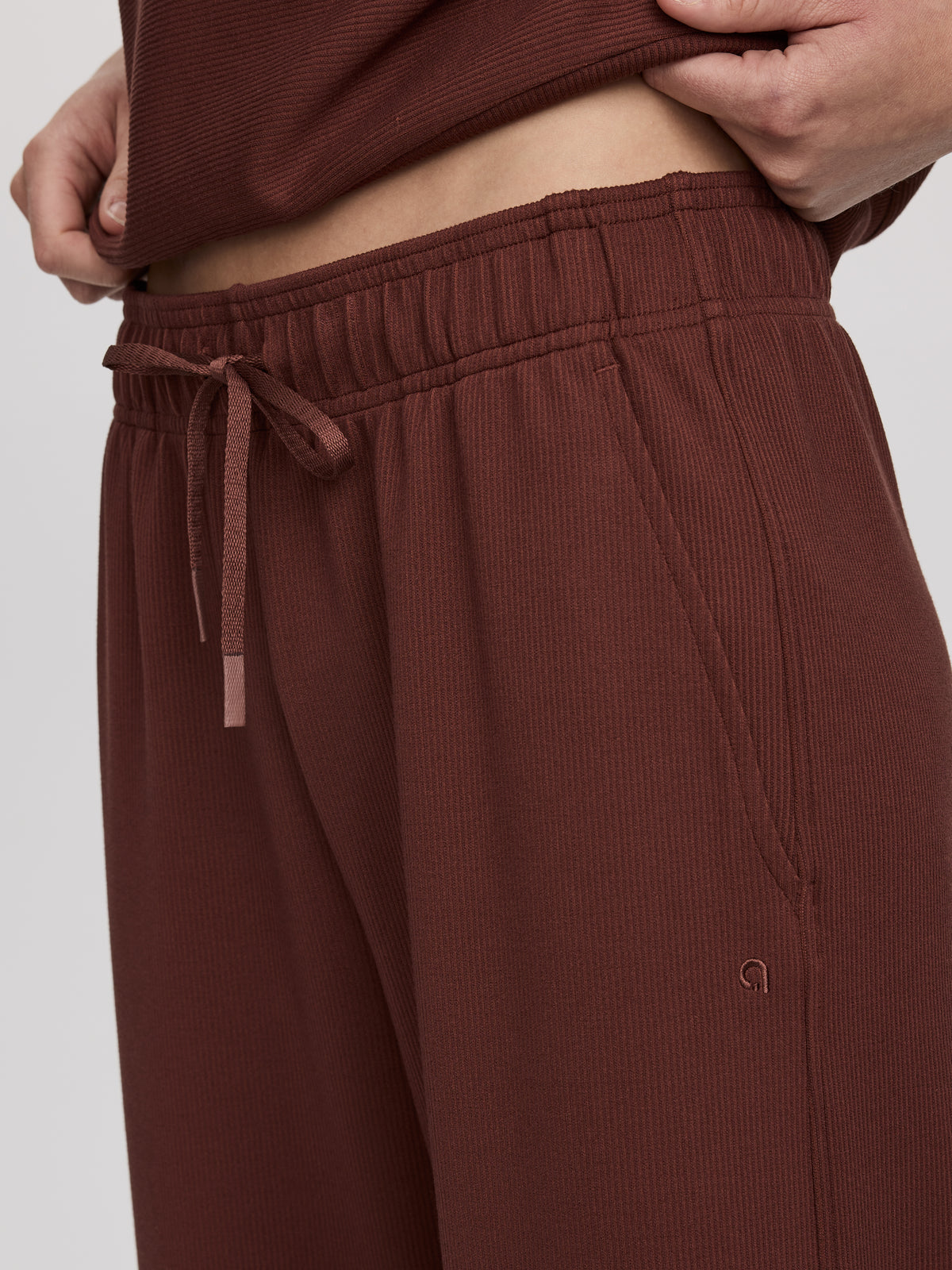 Barrel-Leg Pull-On Pant - Hyba