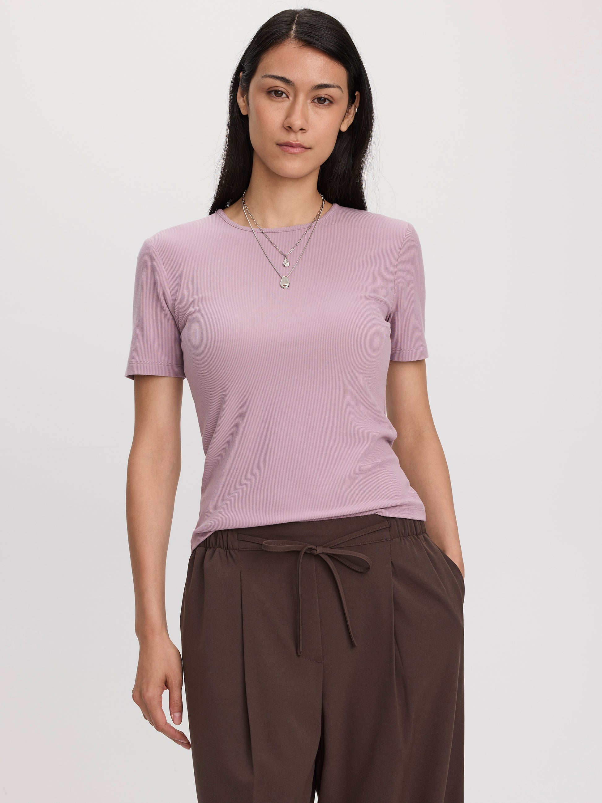 Long-Sleeve Crew-Neck Ribbed T-Shirt - R Essentials