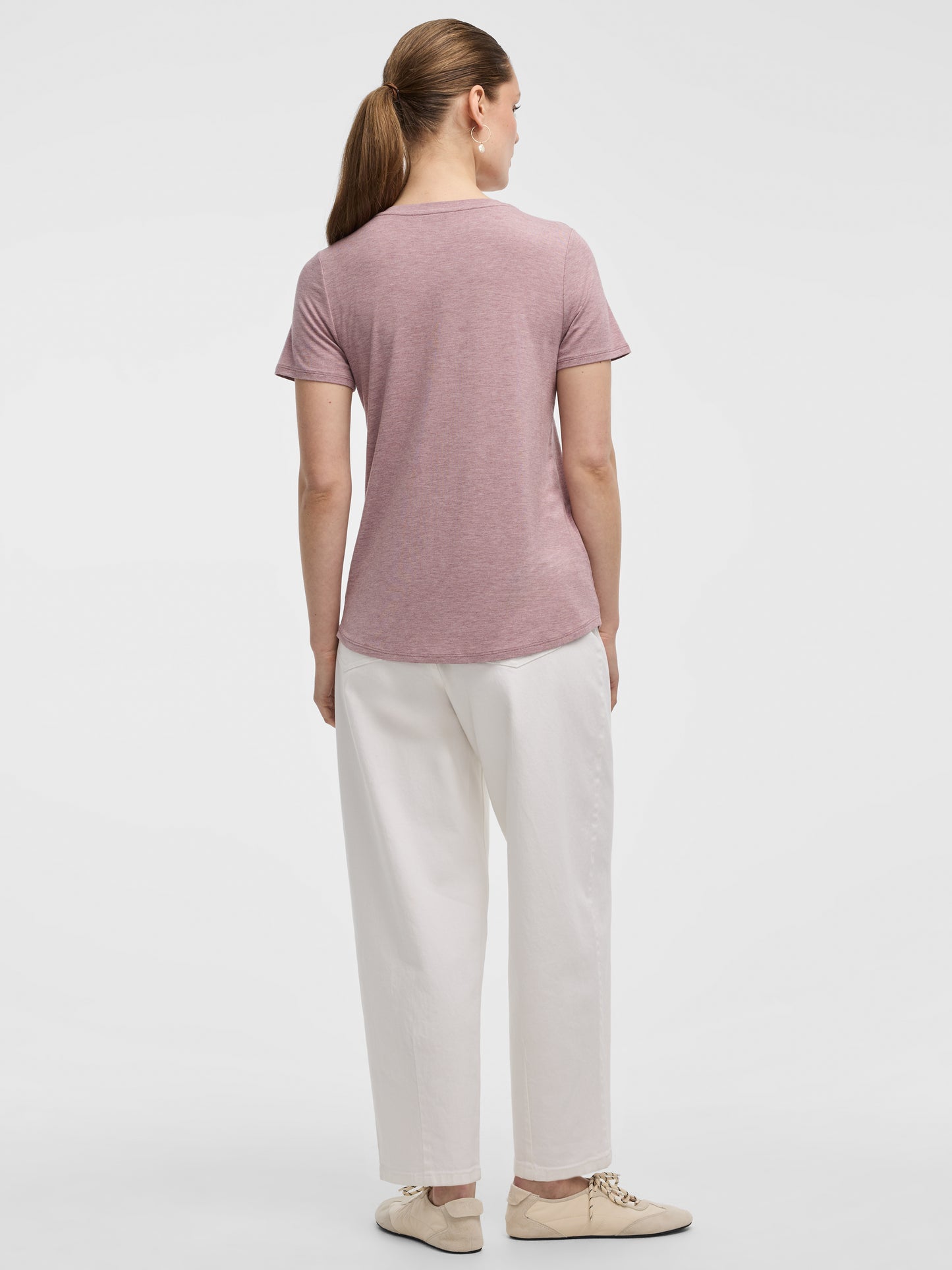 V-Neck Tee - R Essentials