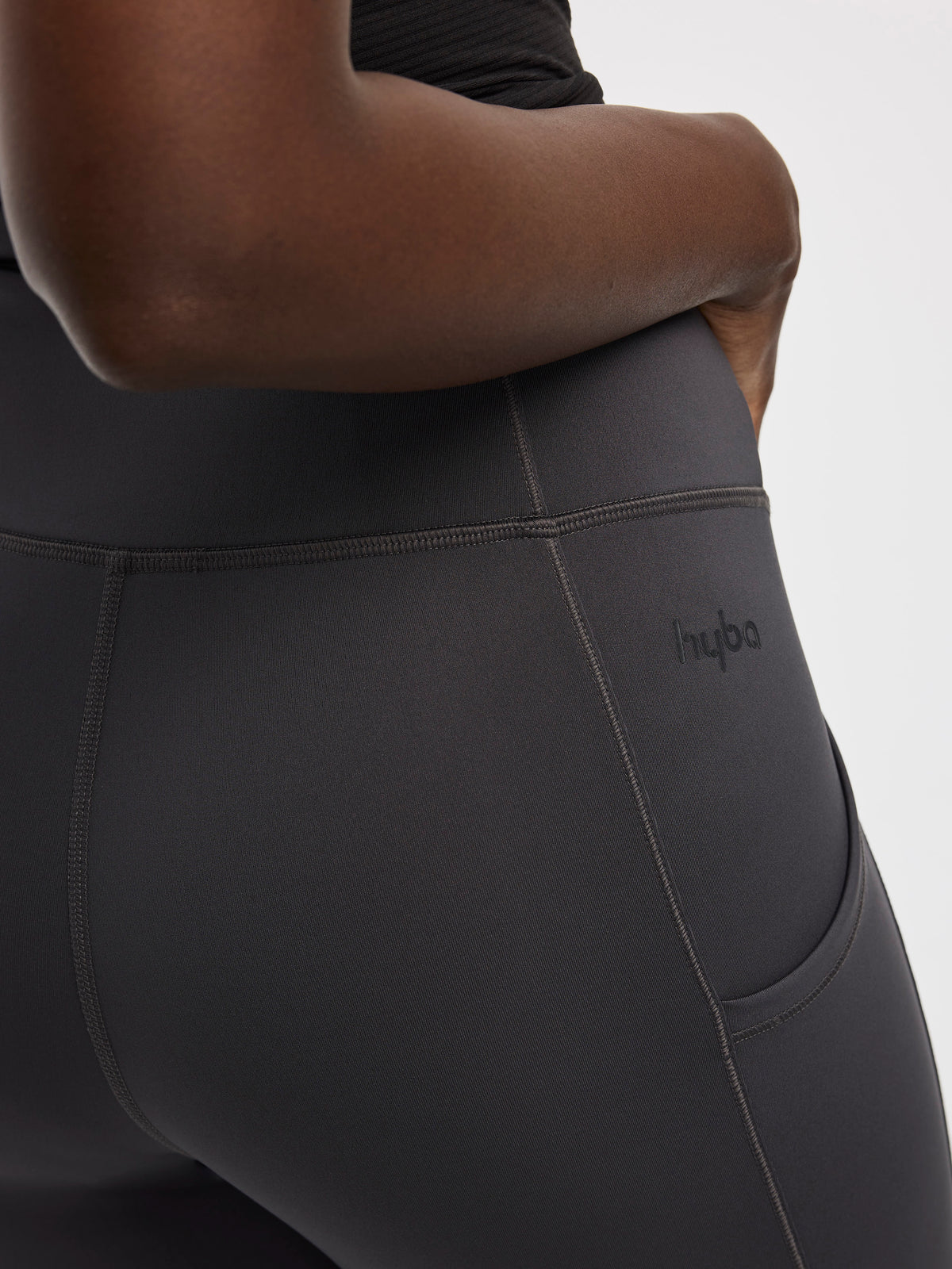 Super High-Rise Legging with Sealed Pocket - Hyba