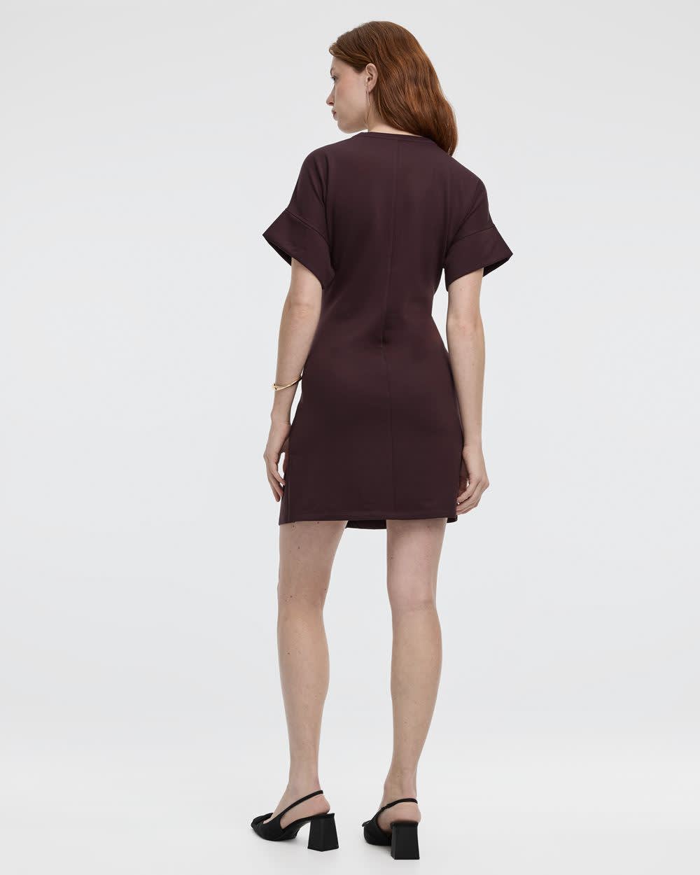 Short-Sleeve Fitted Dress with Knot Detail | Regular | Reitmans Short-Sleeve Fitted Dress with Knot Detail | Regular | Reitmans