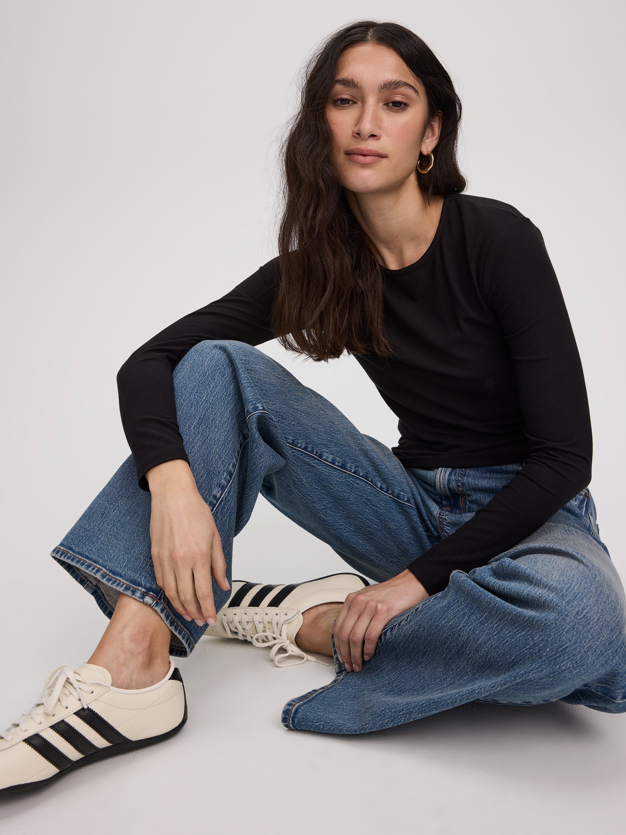 Long-Sleeve Crew-Neck Ribbed T-Shirt - R Essentials