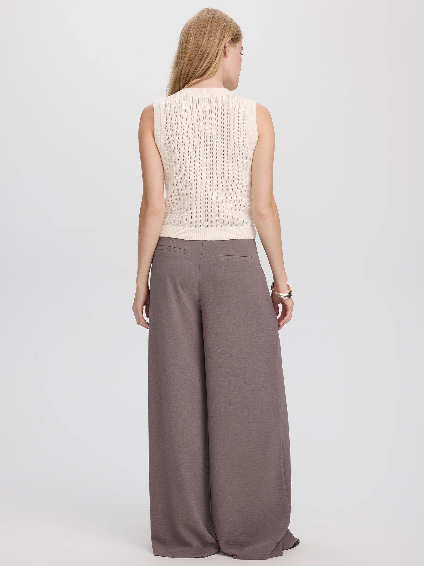 Sleeveless Crew-Neck Sweater Vest