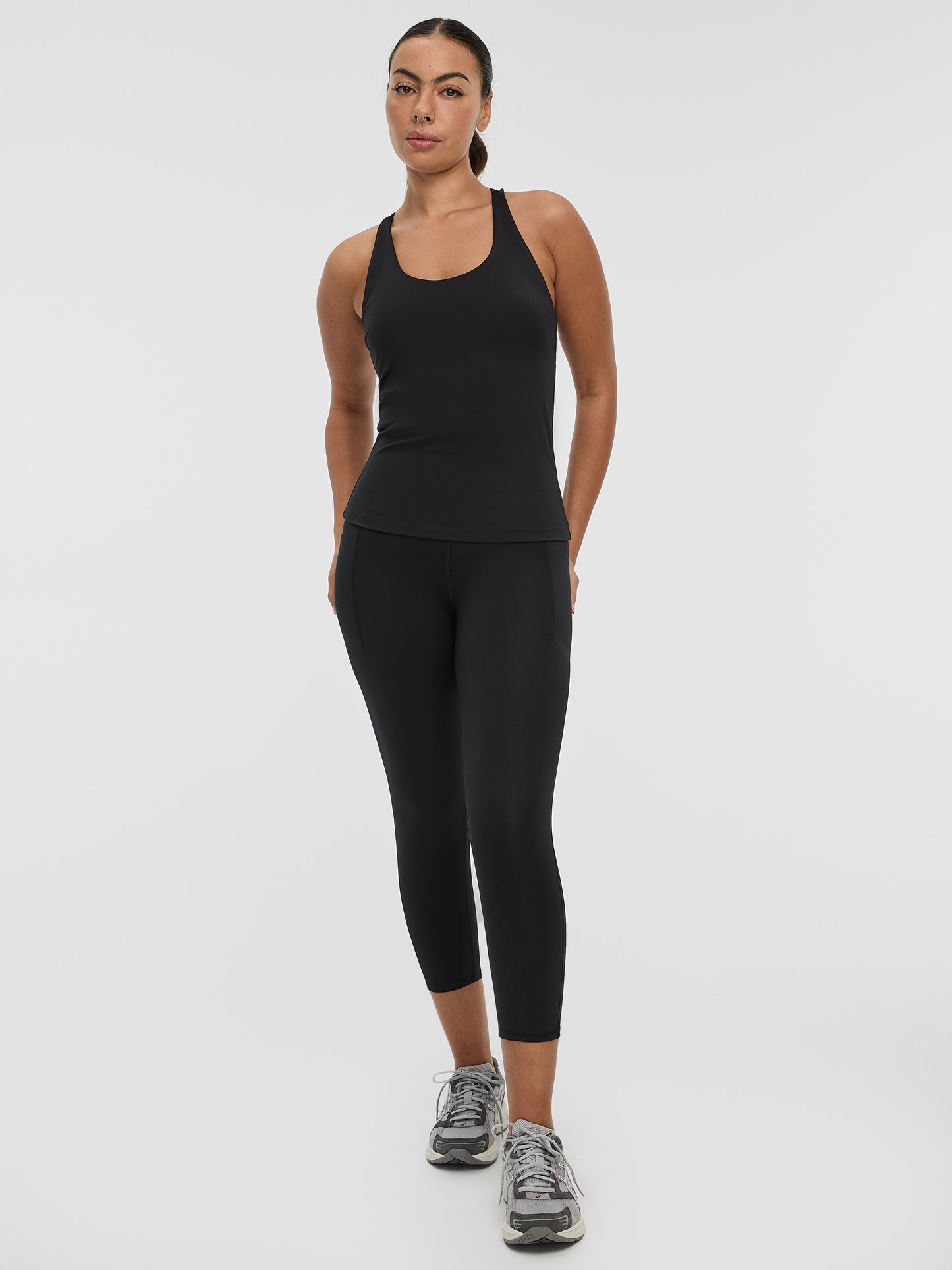 Capri Legging with Pockets - PULSE (R) Hyba