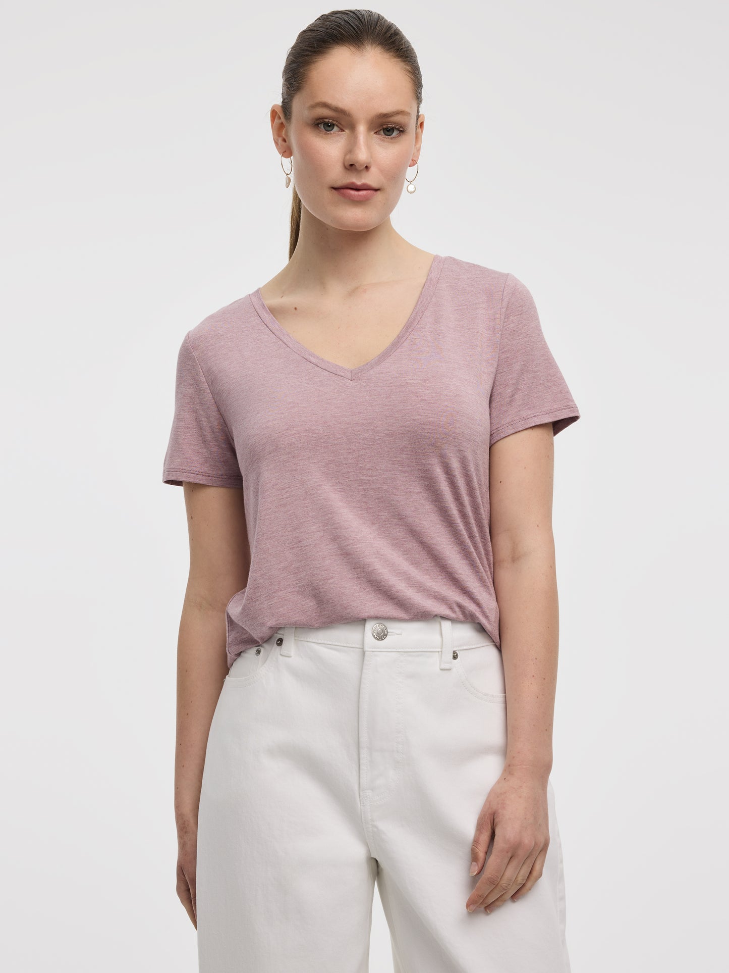 V-Neck Tee - R Essentials