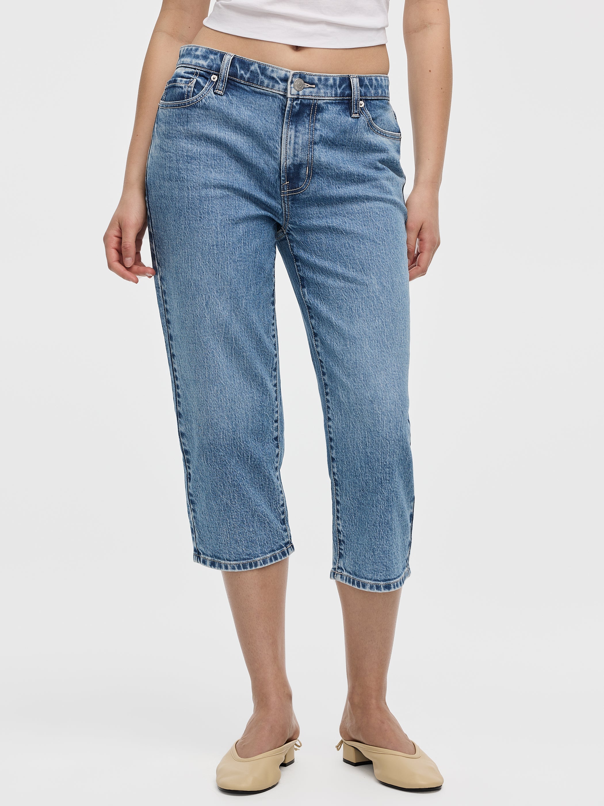 Jean capri à jambe droite et taille mi-haute 