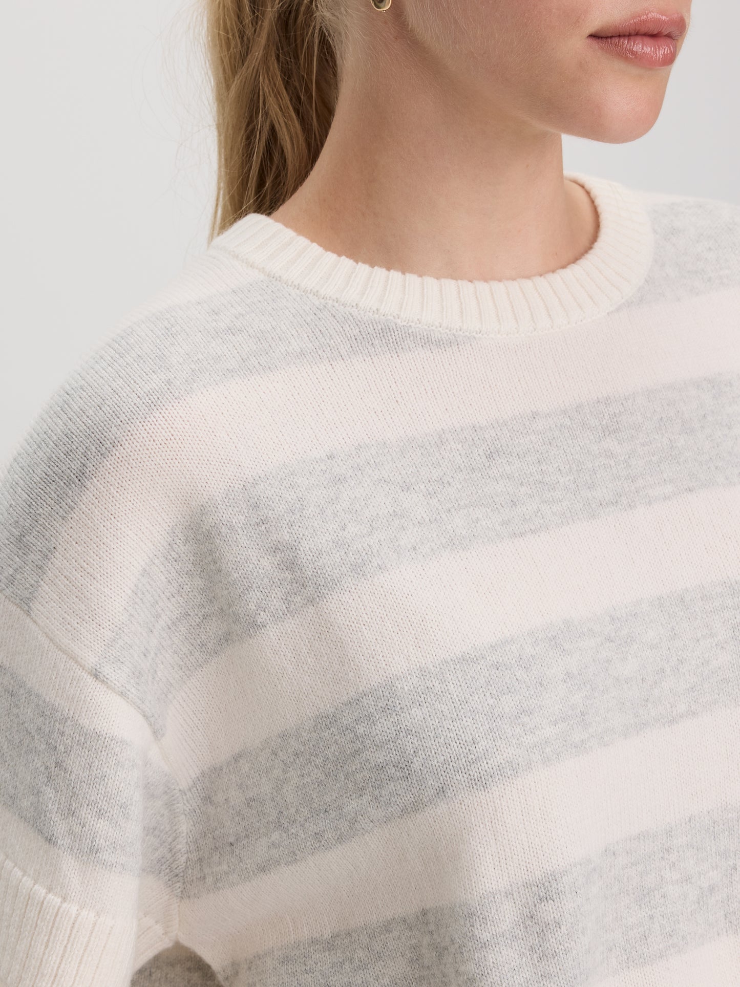 Cashmere-Blend Short-Sleeve Crew-Neck Loose Sweater