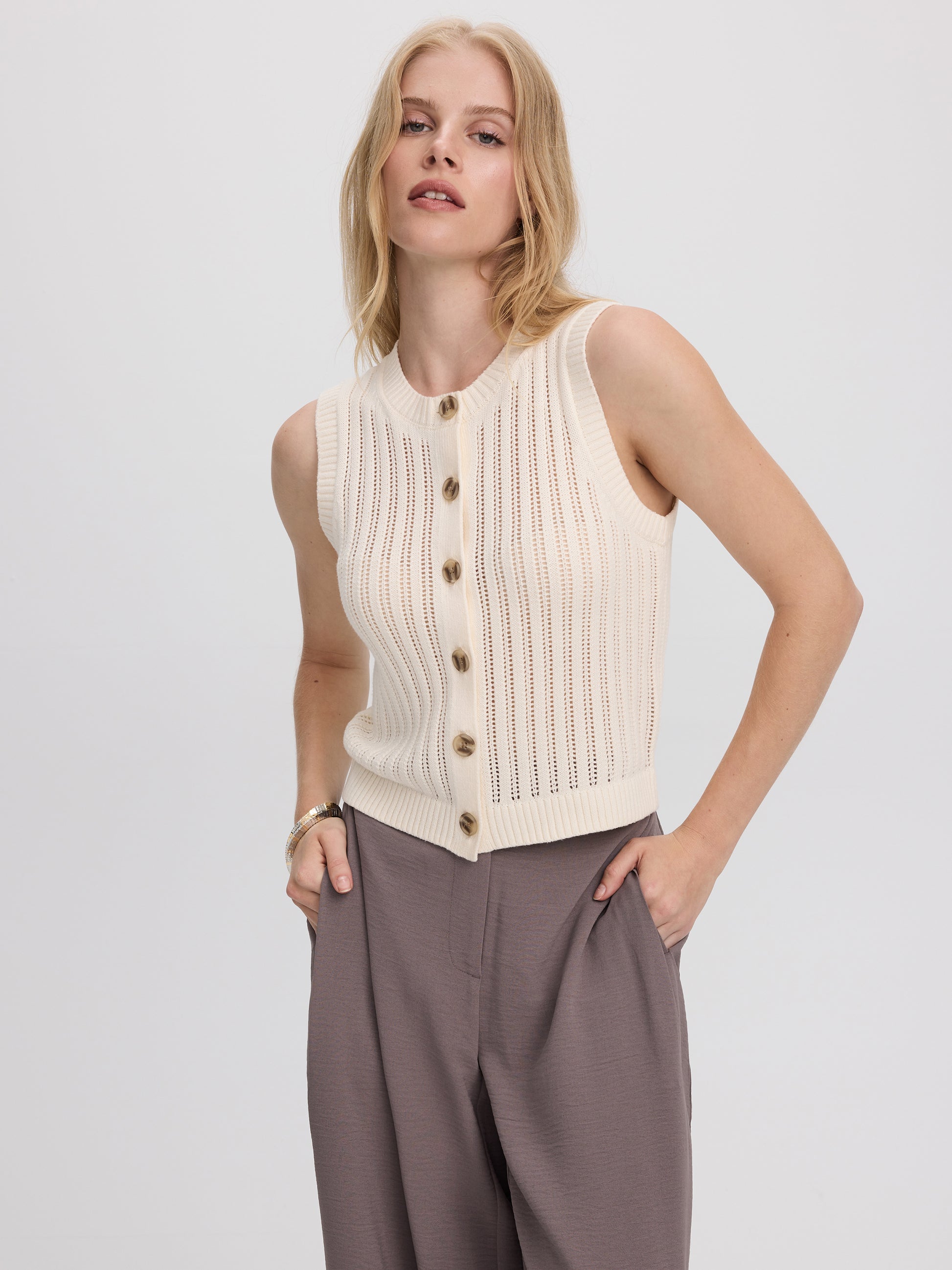 Sleeveless Crew-Neck Sweater Vest