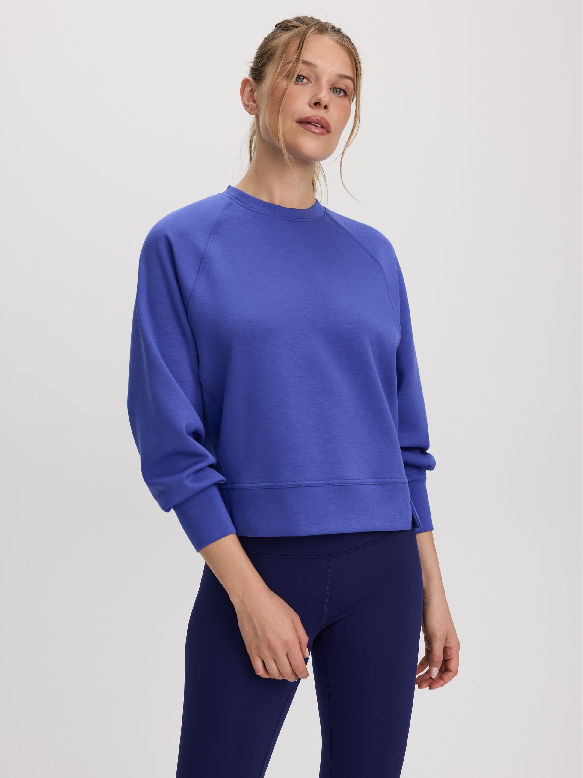 Long-Sleeve Sweatshirt - HYLUX Hyba