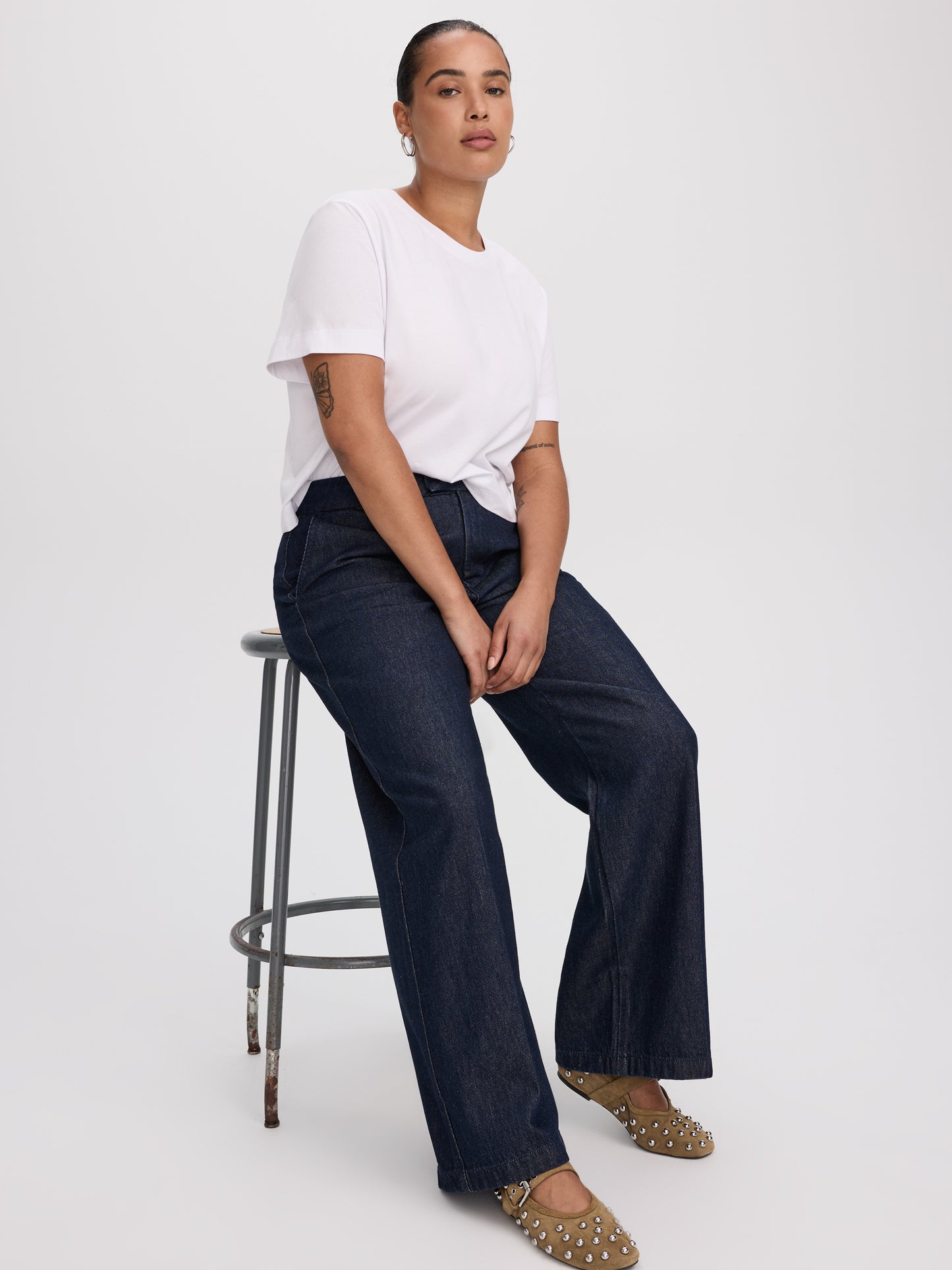 Wide-Leg Mid-Rise Denim Trousers - Curvy Fit