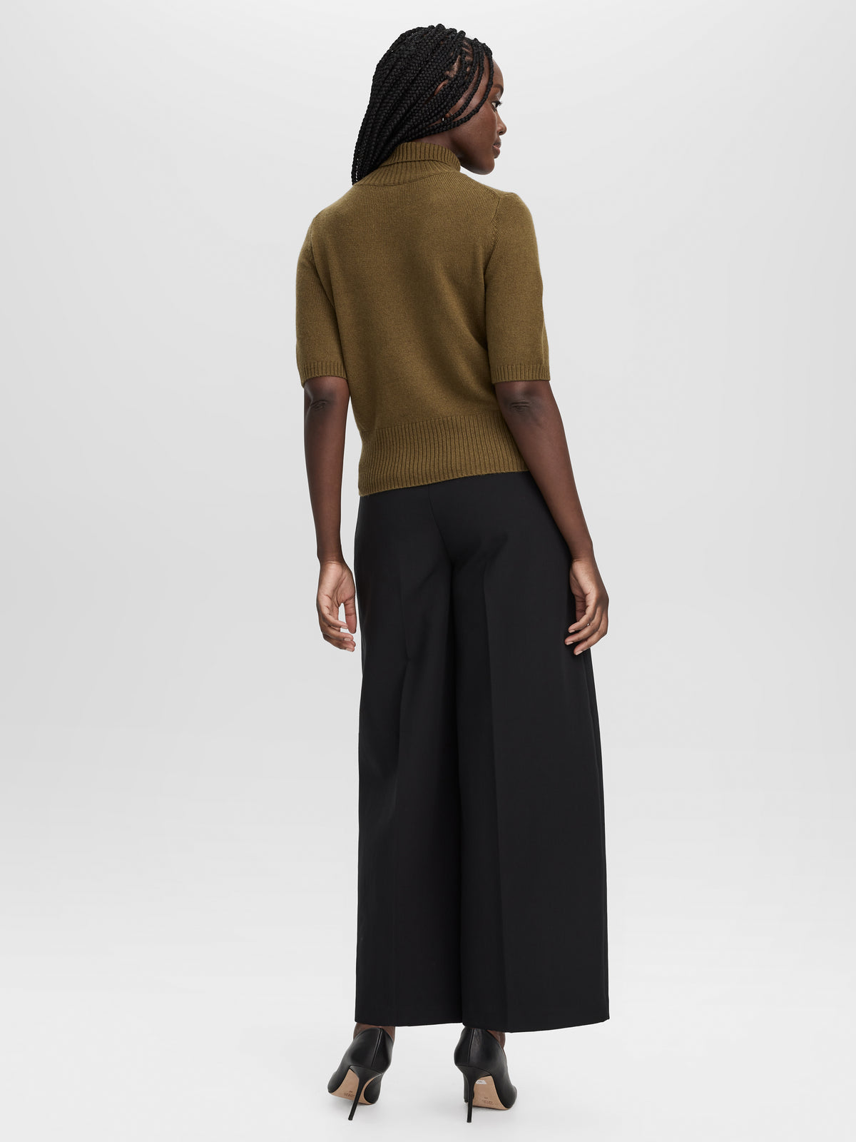Cashmere-Blend Elbow-Sleeve Turtleneck Sweater