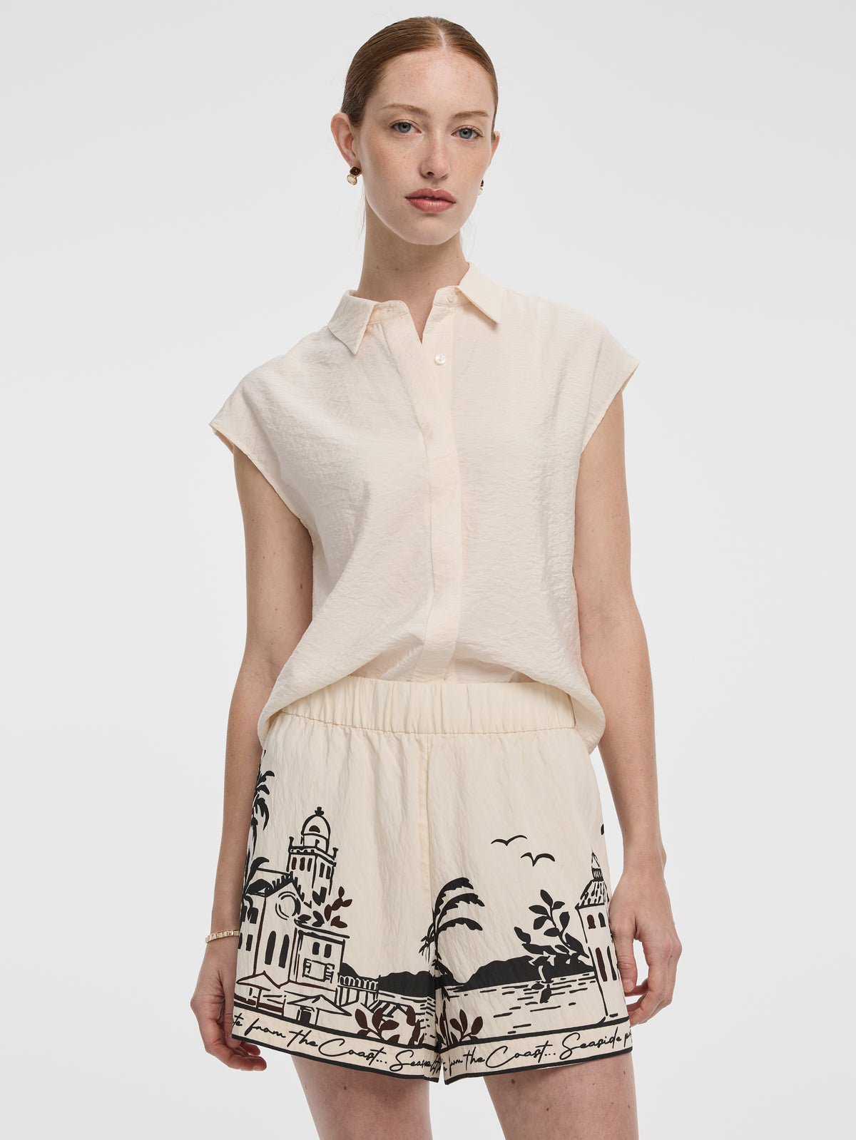 Extended-Sleeve Buttoned-Down Blouse
