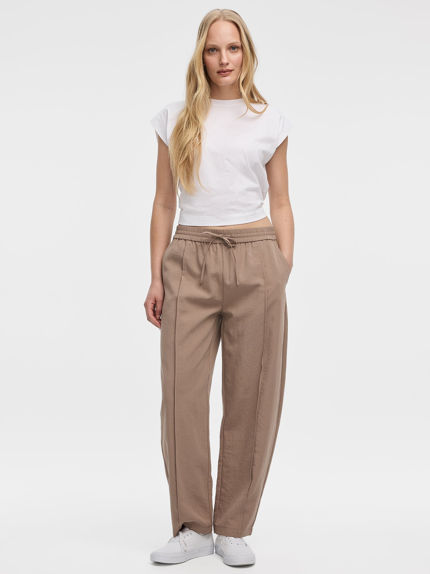 Pintuck Barrel Pant