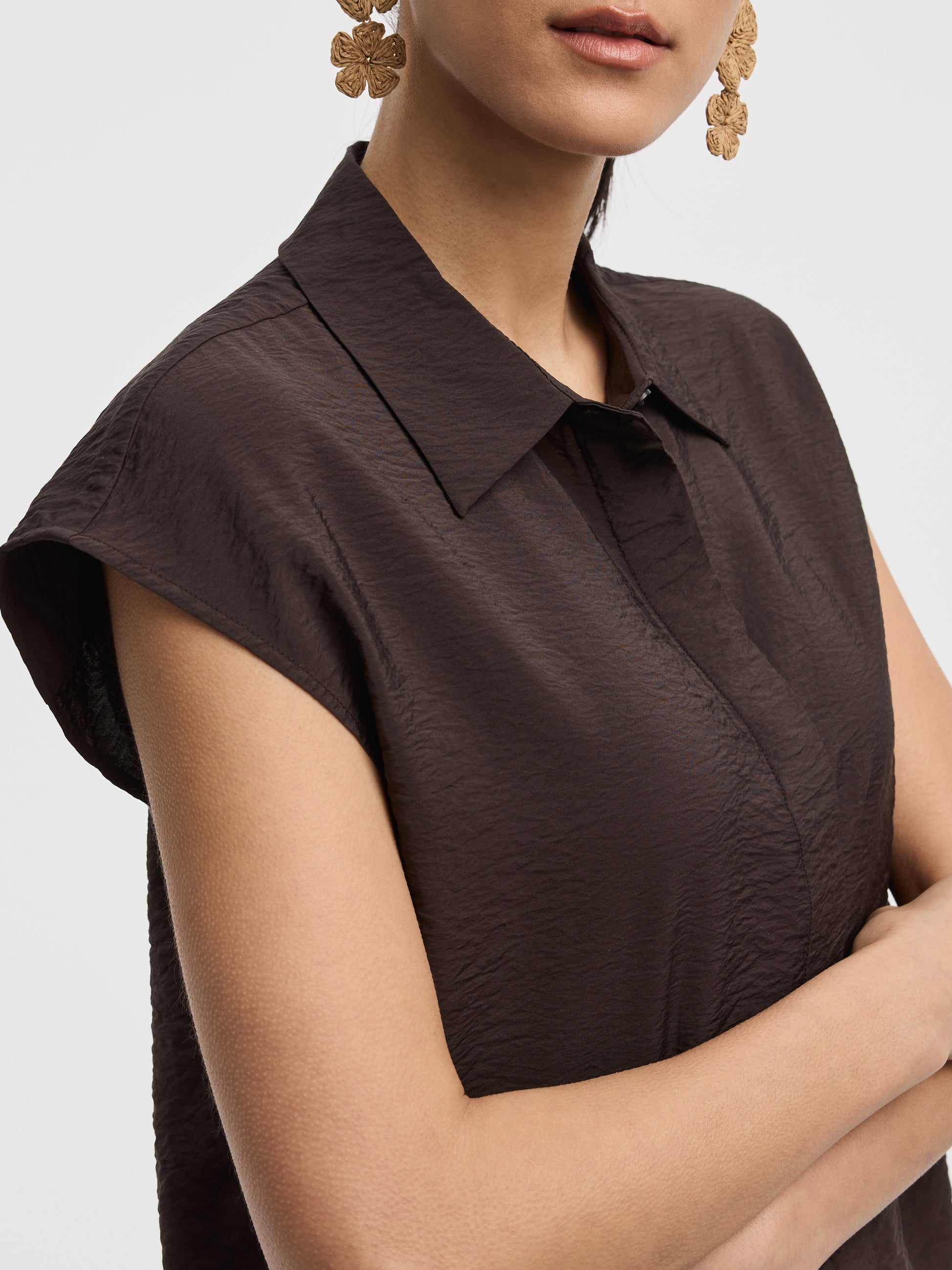 Extended-Sleeve Buttoned-Down Blouse