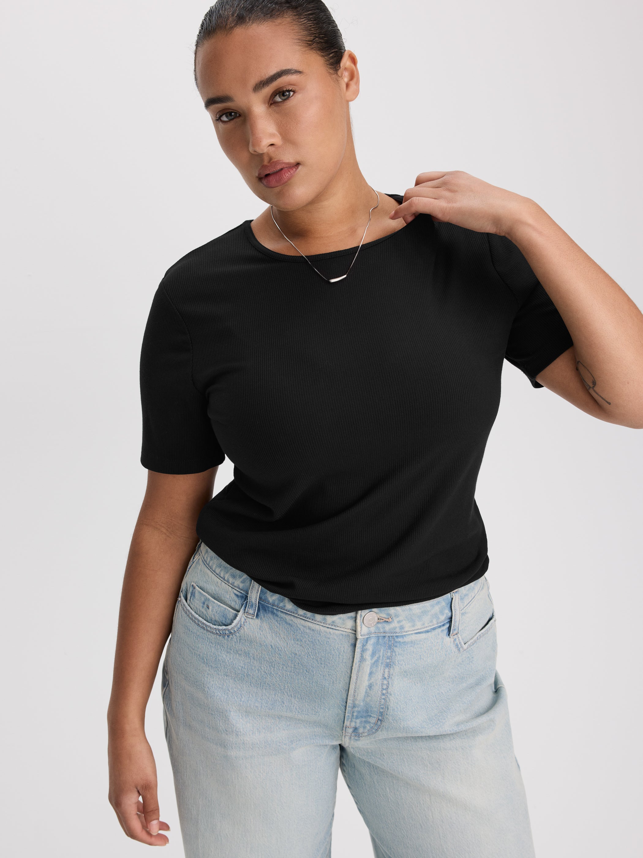 Long-Sleeve Crew-Neck Ribbed T-Shirt - R Essentials