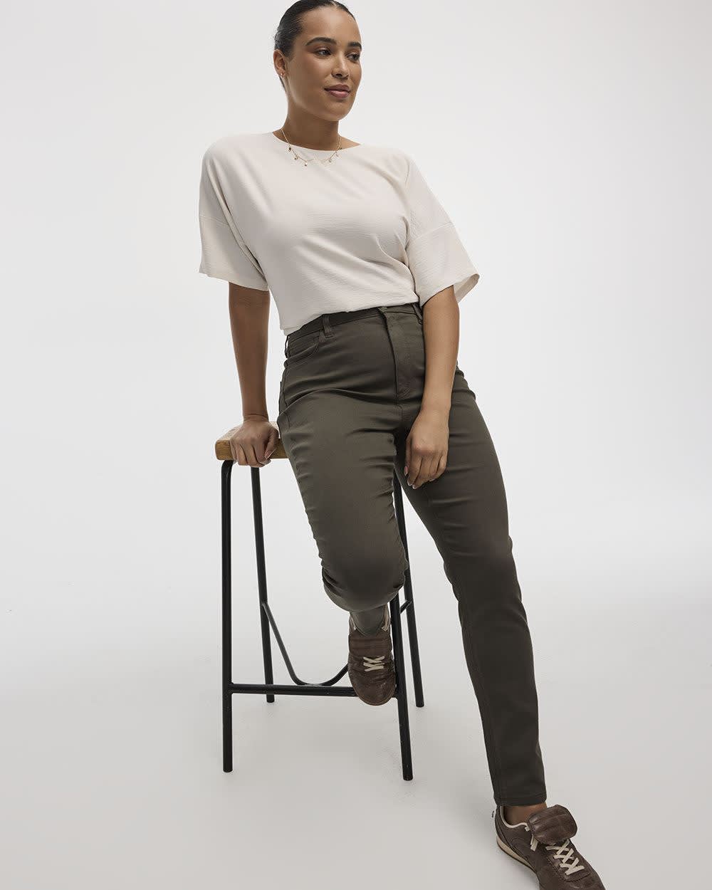 Skinny-Leg High-Rise Jean - The Signature (R) - Curvy Fit