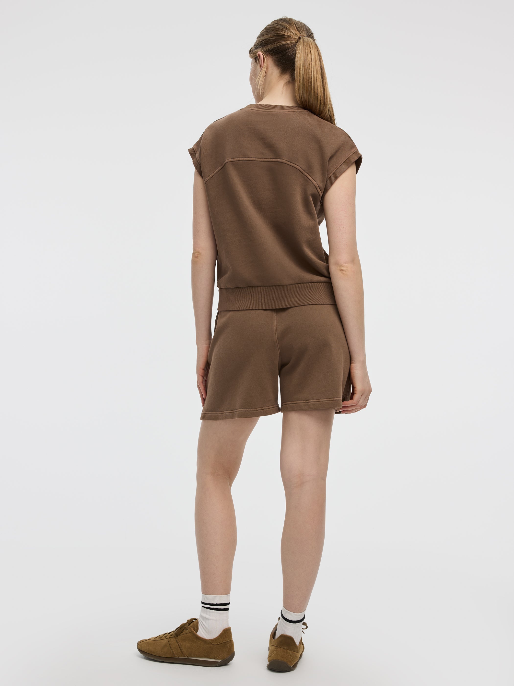 Extended-Sleeve Crew-Neck Tee - Hyba