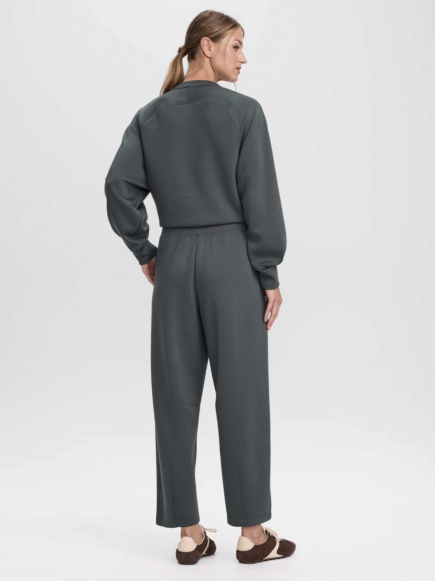 Barrel-Leg Pull-On Pant - HYLUX Hyba