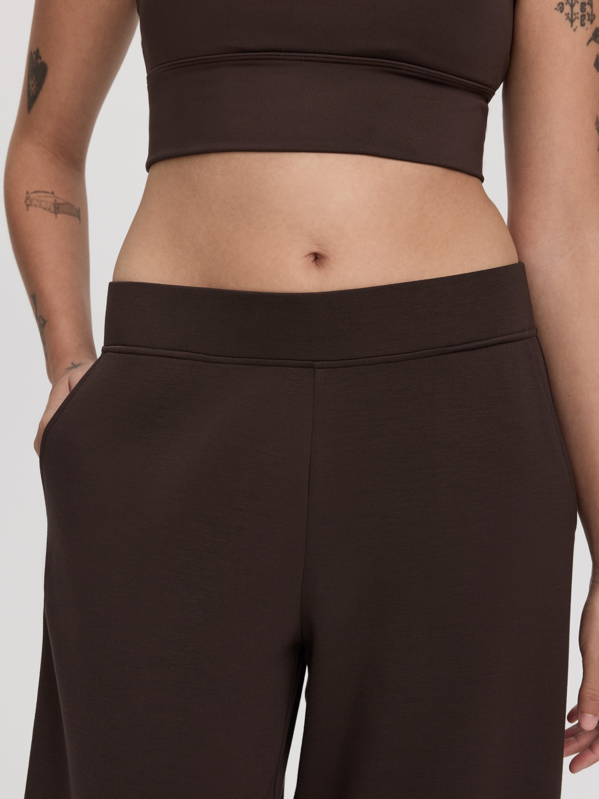 Barrel-Leg Pull-On Pant - HYLUX Hyba