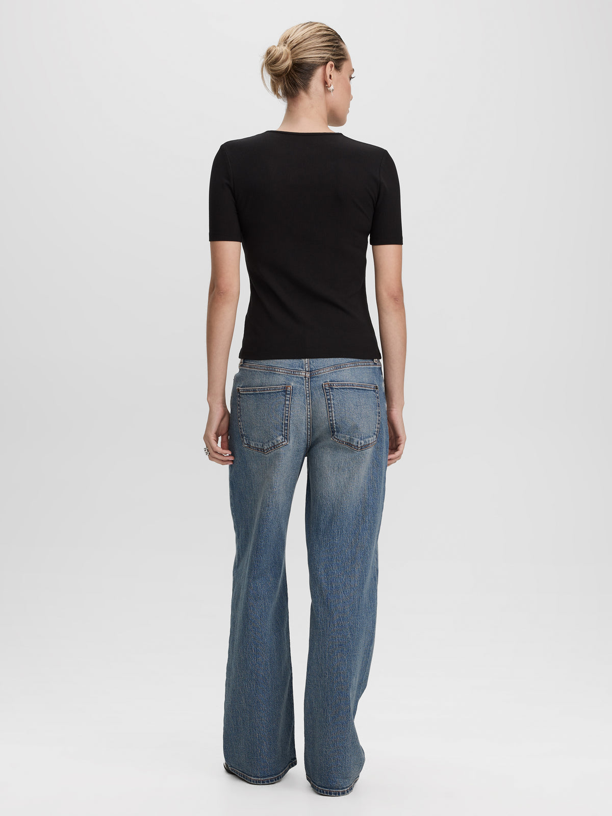 Short-Sleeve Crew-Neck Ribbed T-Shirt - R Essentials