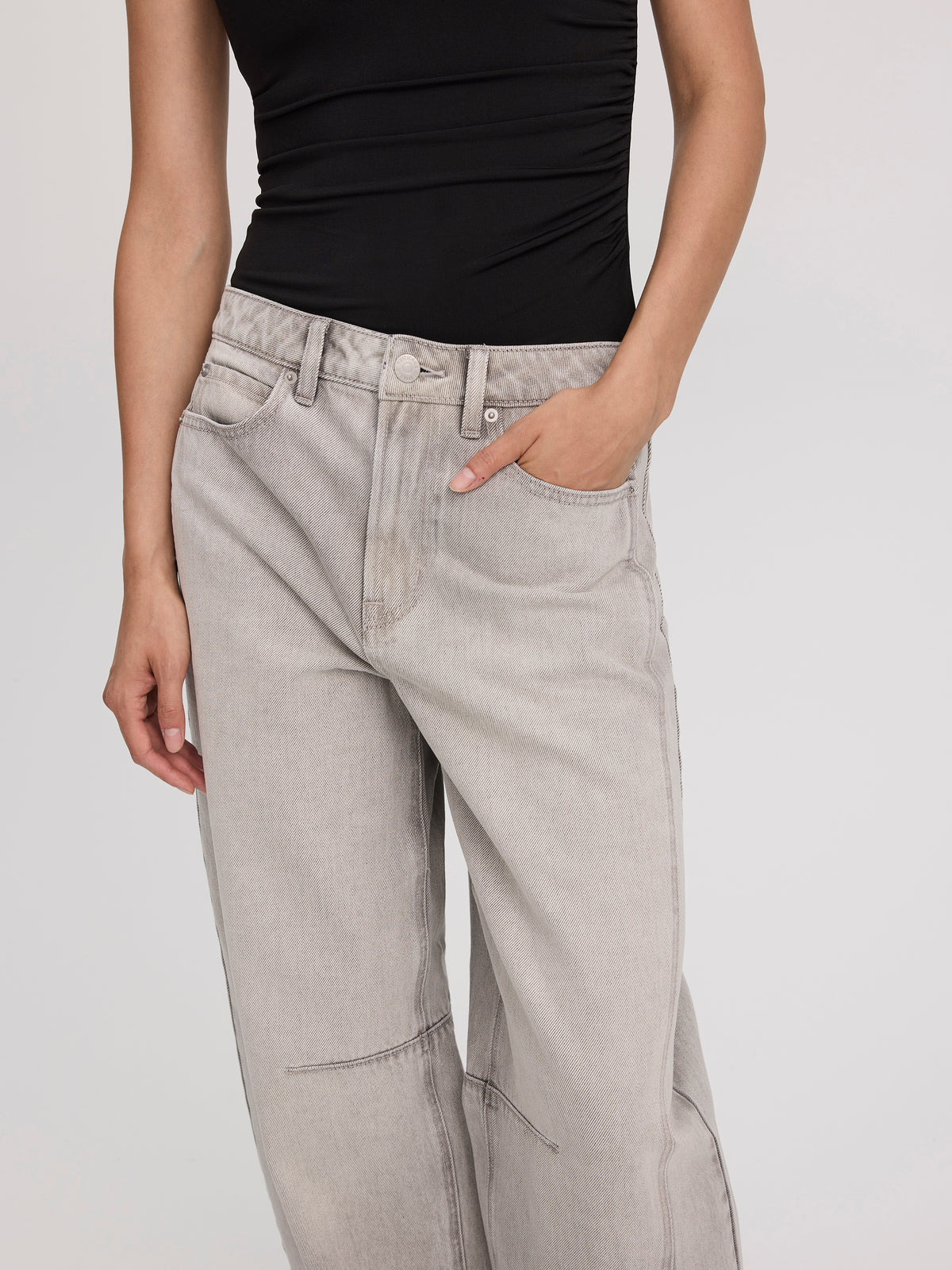 Mid-Rise Barrel Jean