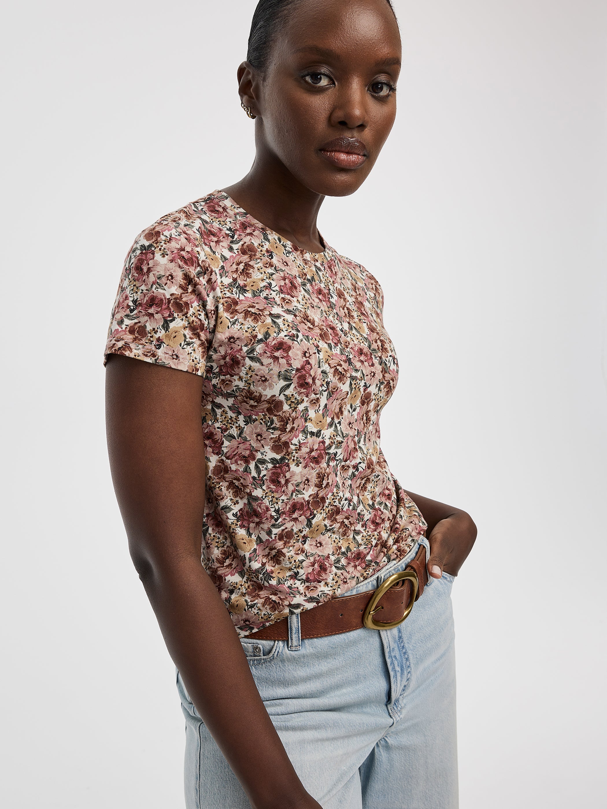 Crew-Neck Tee - R Essentials