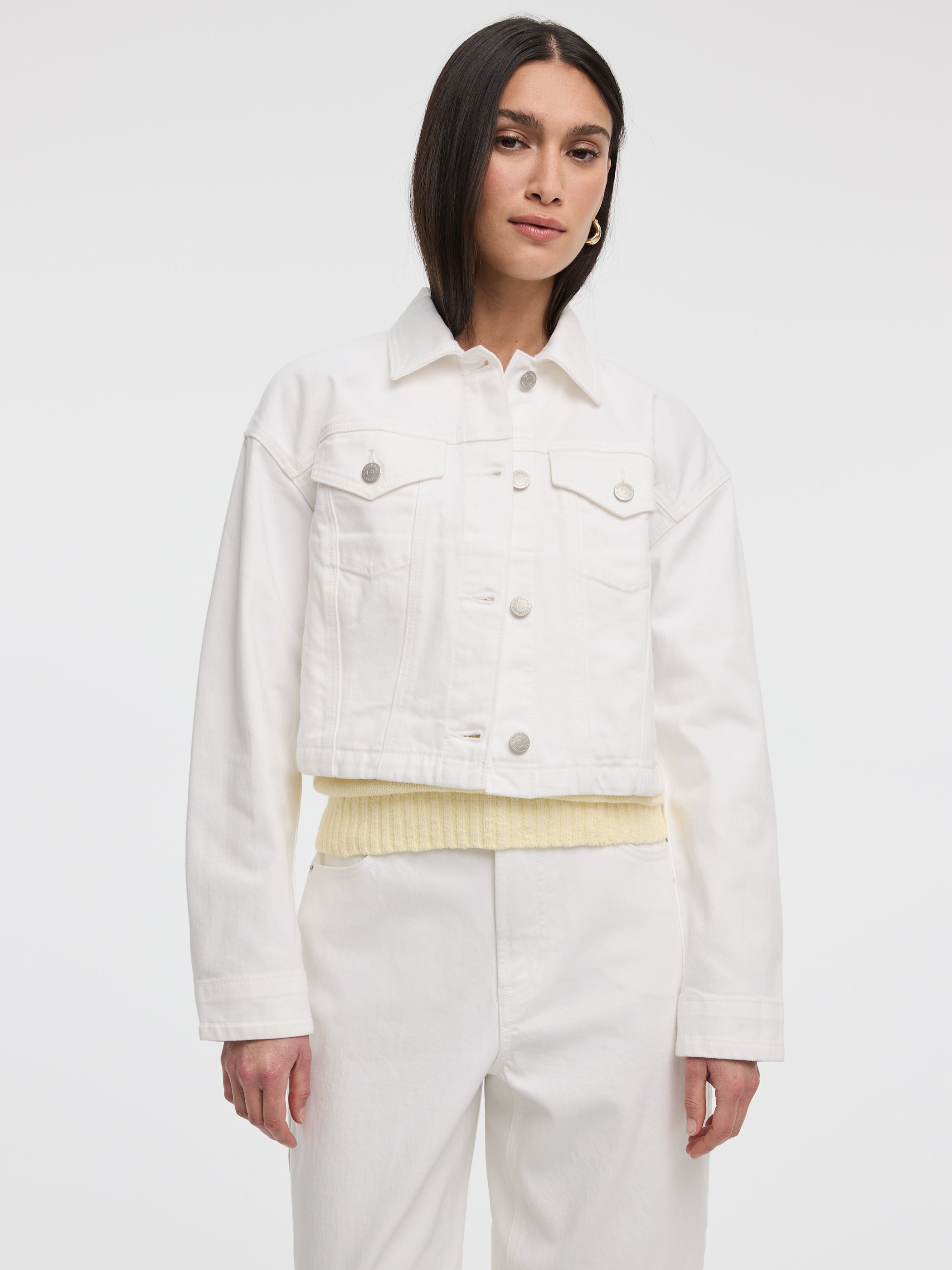 Women’s Cropped Denim Jacket with Pockets – Boxy Fit | Reitmans