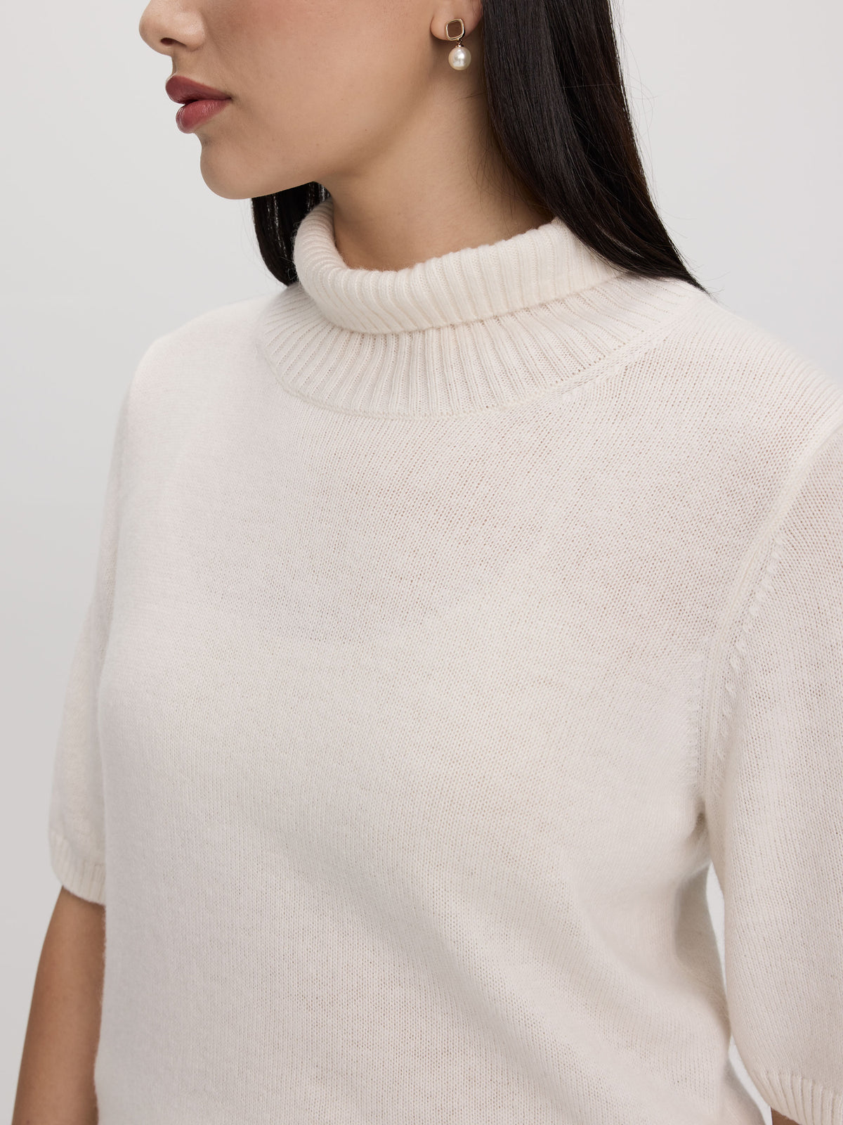 Cashmere-Blend Elbow-Sleeve Turtleneck Sweater