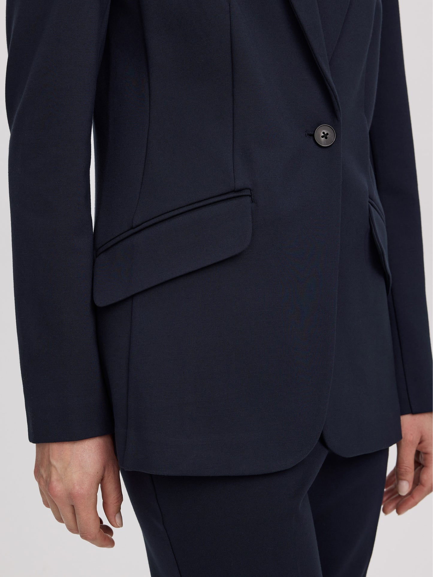 Fitted One-Button Knit Blazer - The Modern Stretch (R)