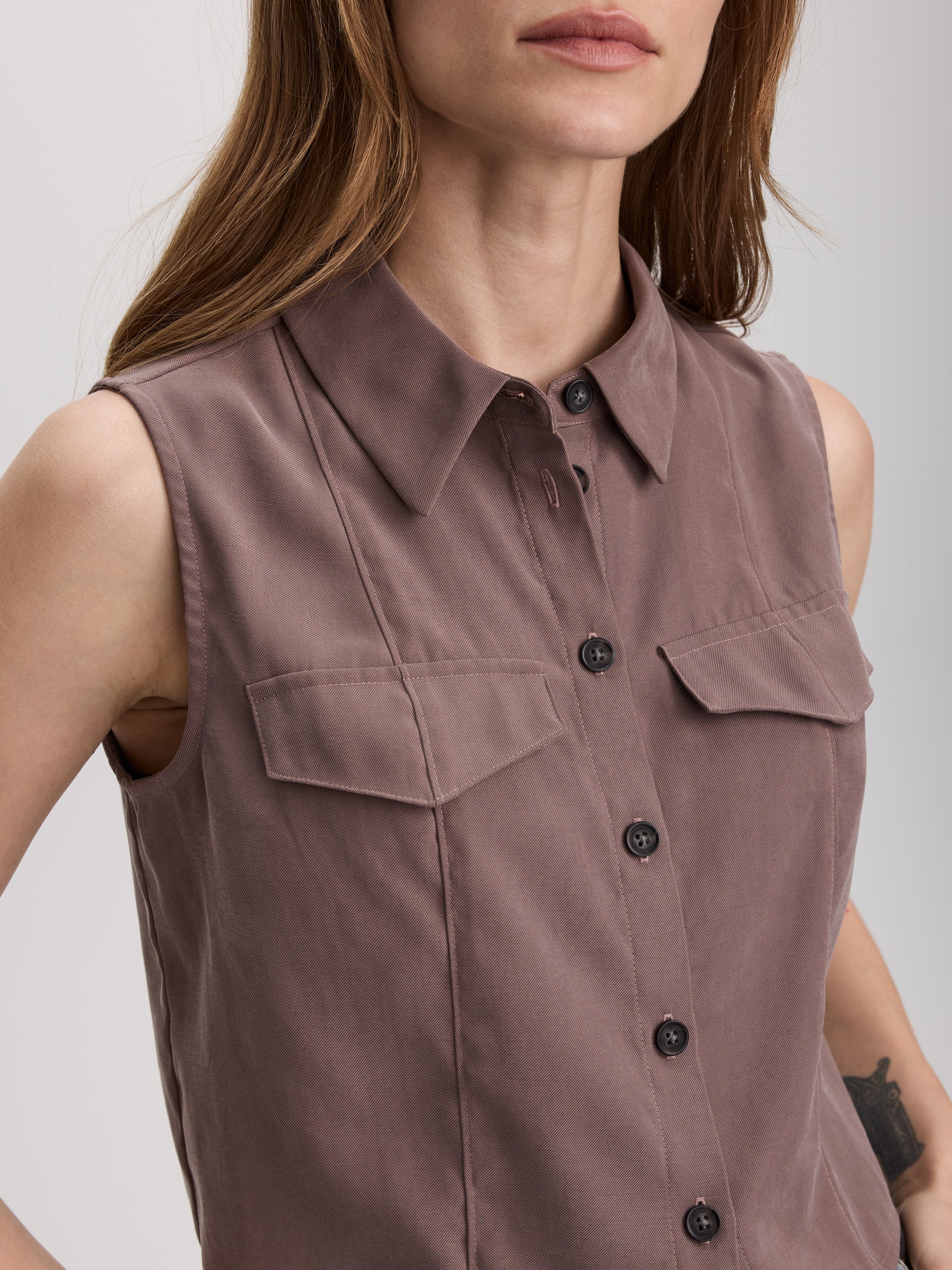Sleeveless Buttoned-Down Blouse with Shirt Collar