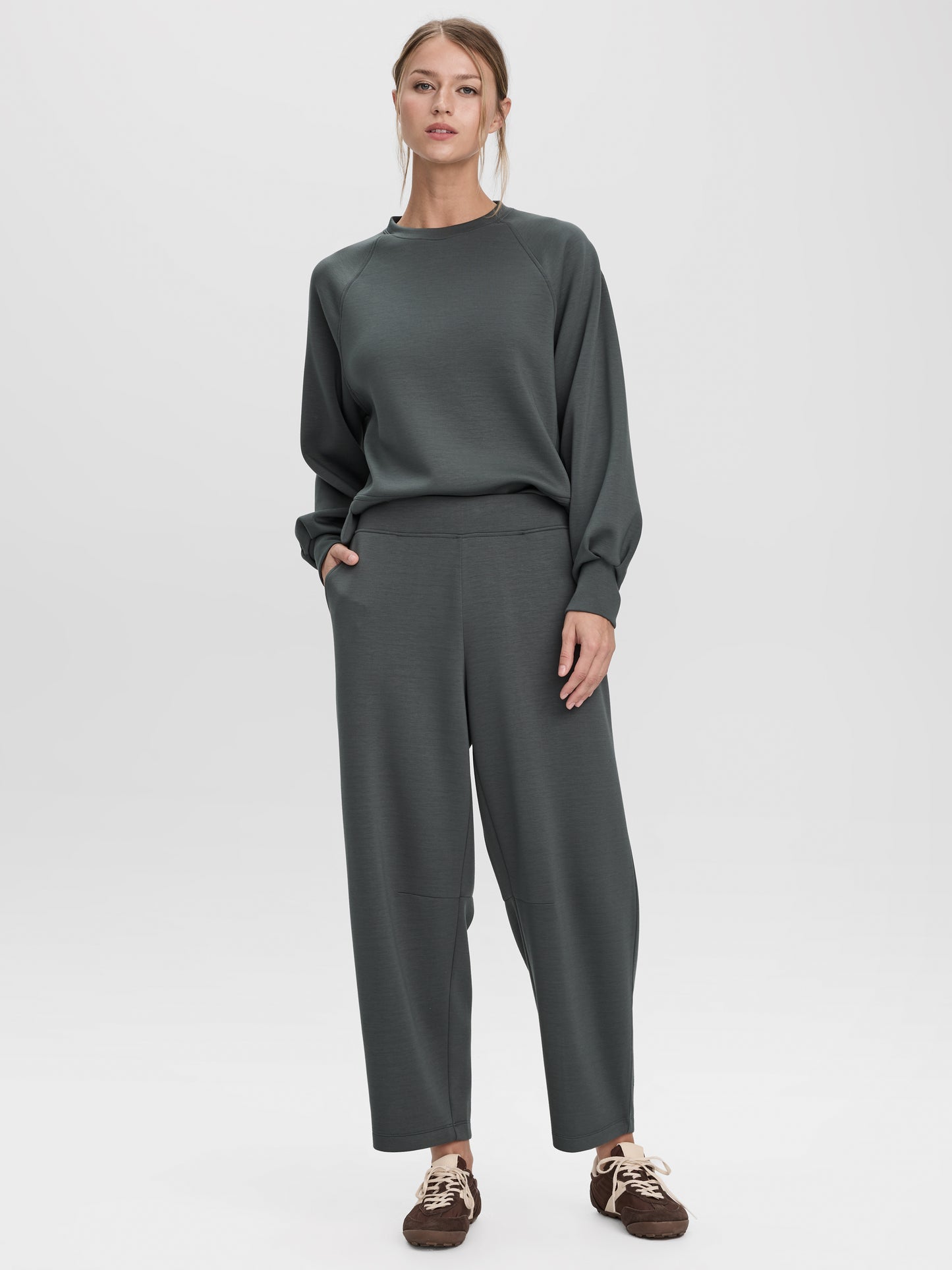 Barrel-Leg Pull-On Pant - HYLUX Hyba
