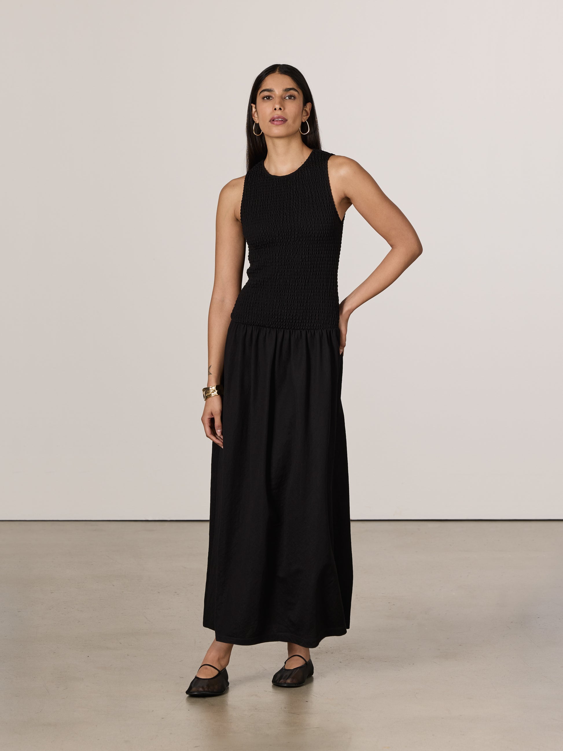 women's sleeveless maxi dress Women's Sleeveless Maxi Dress with Smocked Top – Reitmans