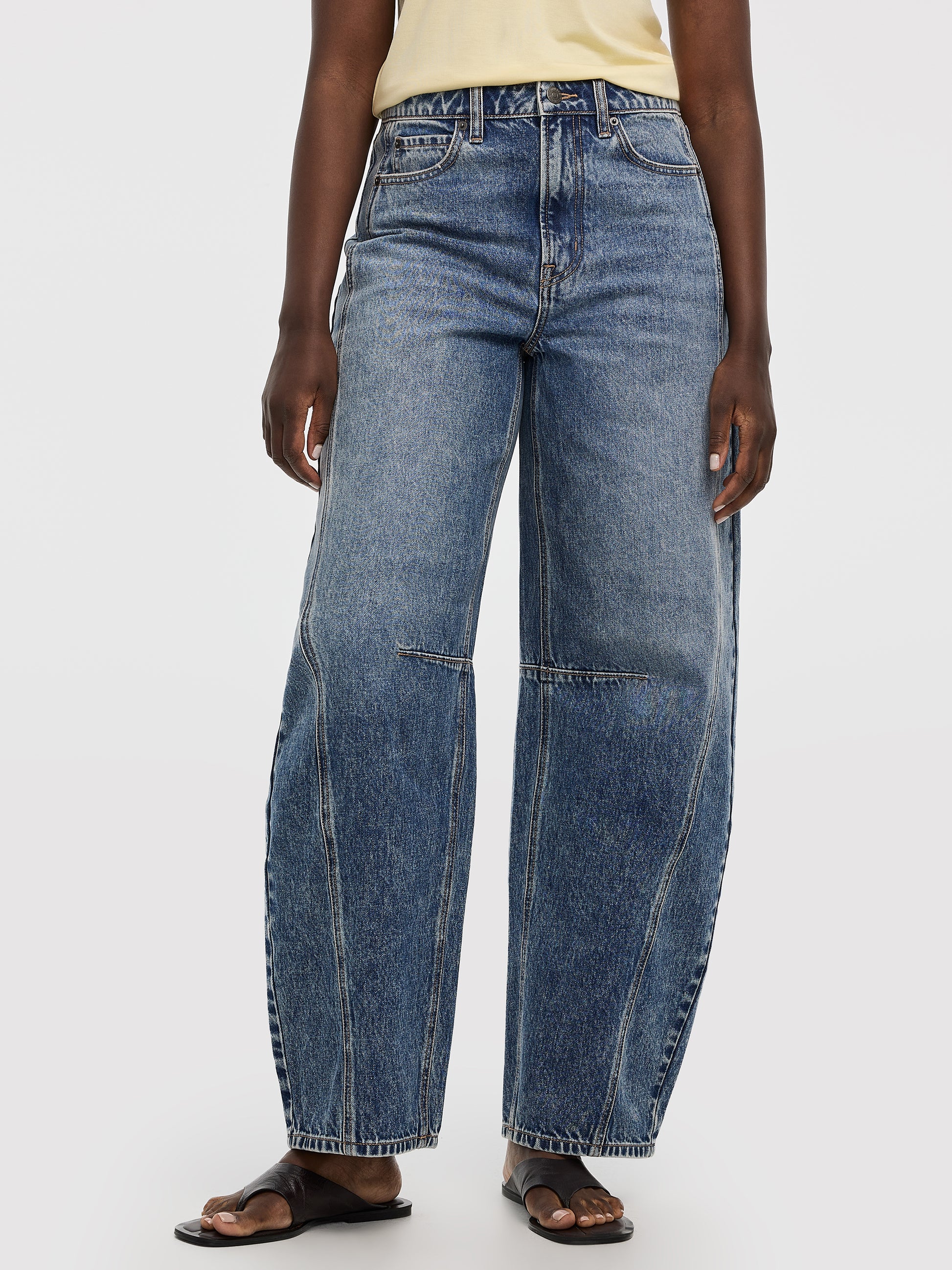 Mid-Rise Barrel Pant