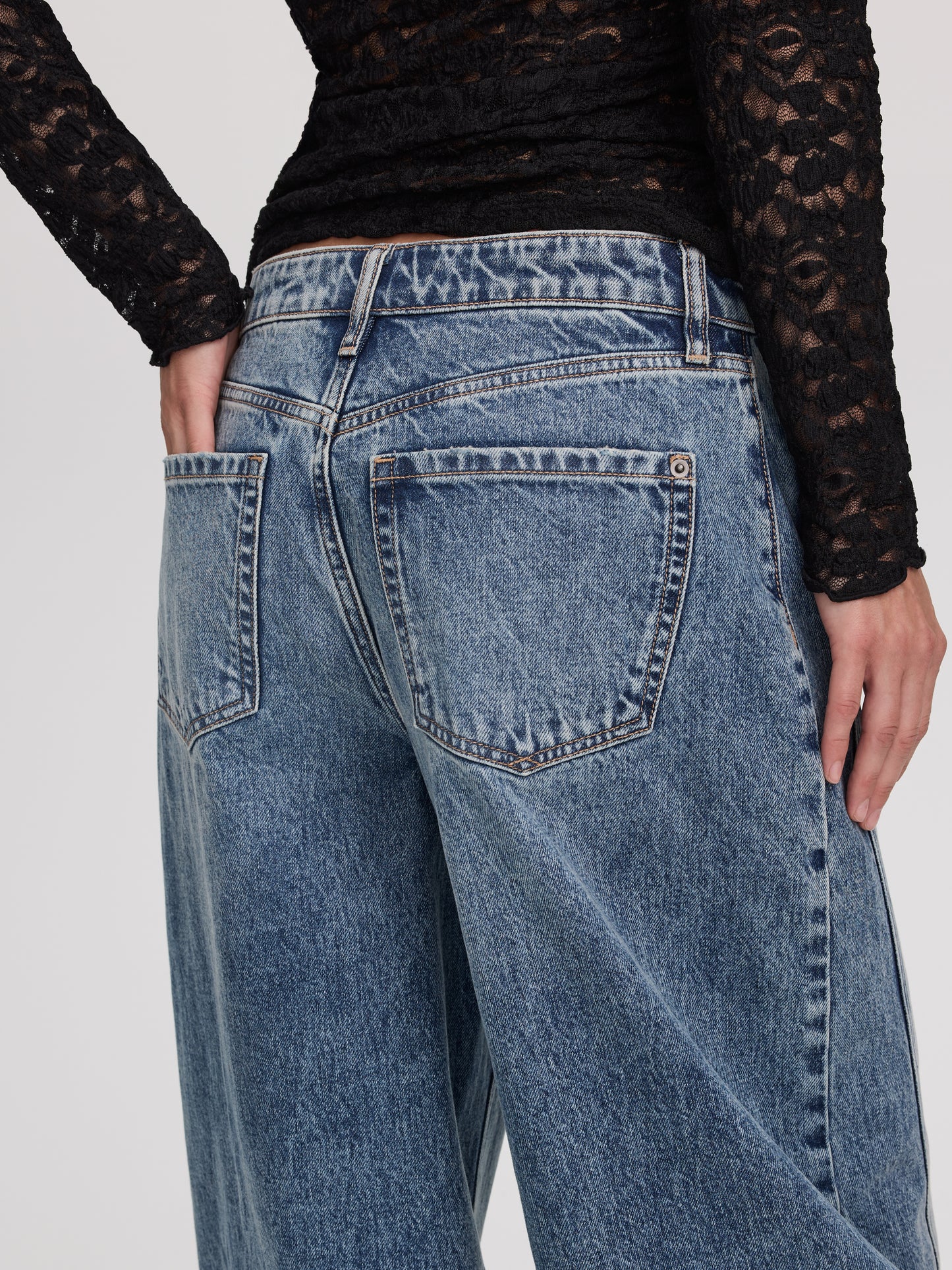 Mid-Rise Barrel Jean