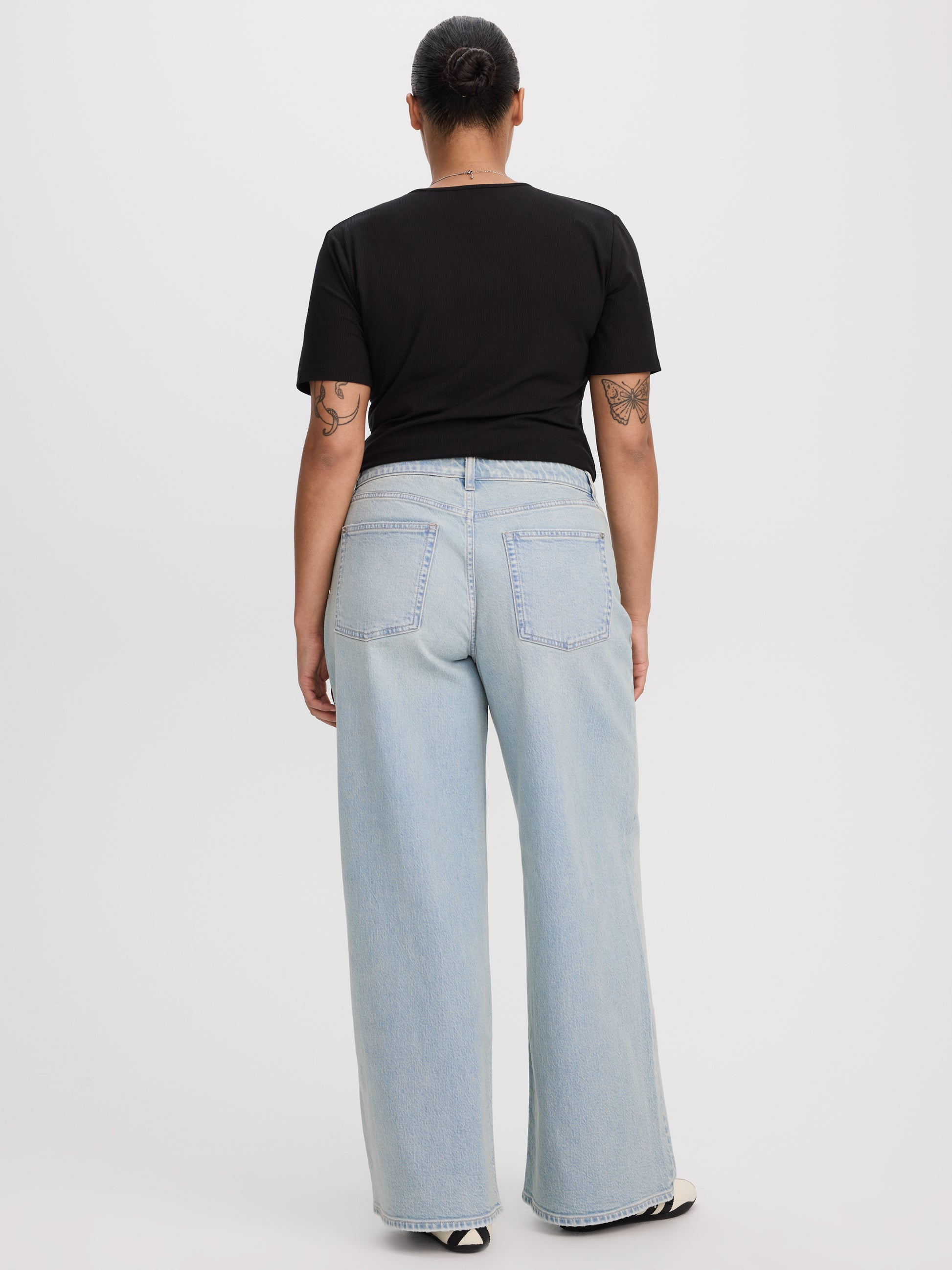 Wide-Leg Mid-Rise Jean - Curvy Fit