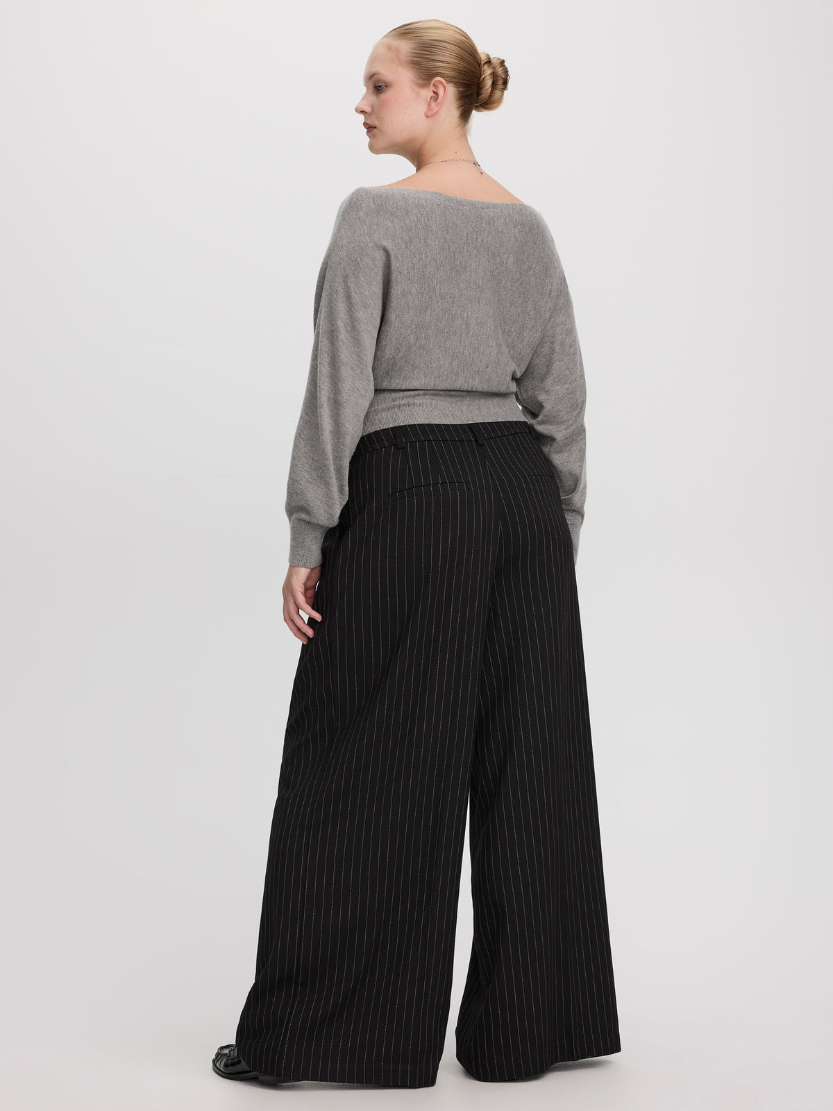 Wide-Leg Mid-Rise Pants with Asymmetrical Waist - The Timeless - Curvy Fit
