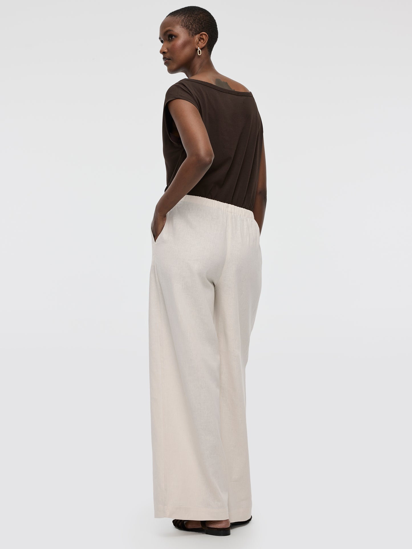 Wide-Leg Linen-Blend Pant