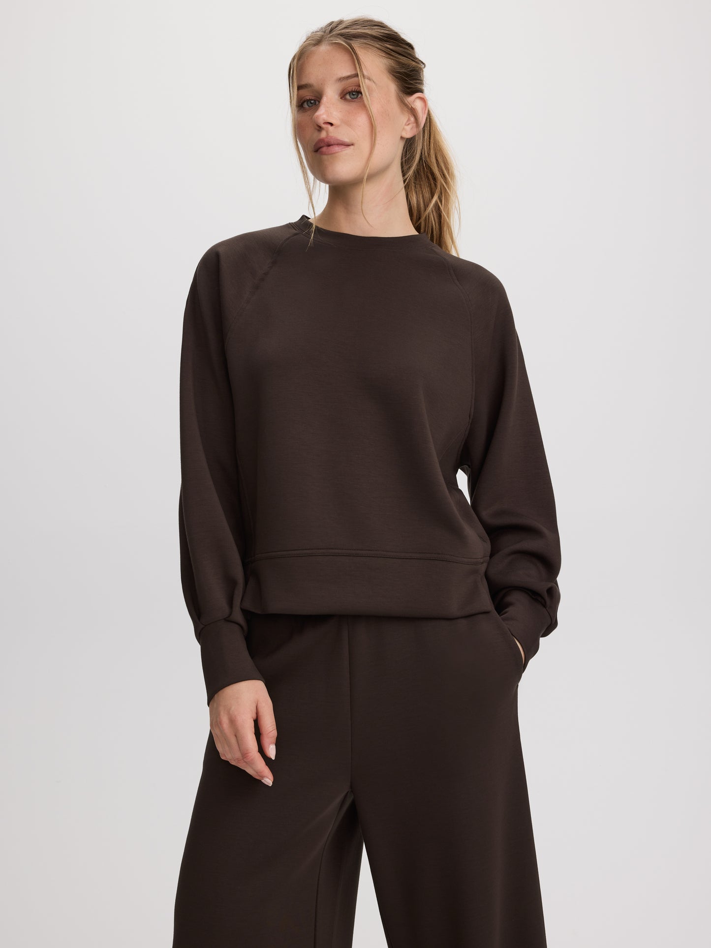 Long-Sleeve Sweatshirt - HYLUX Hyba