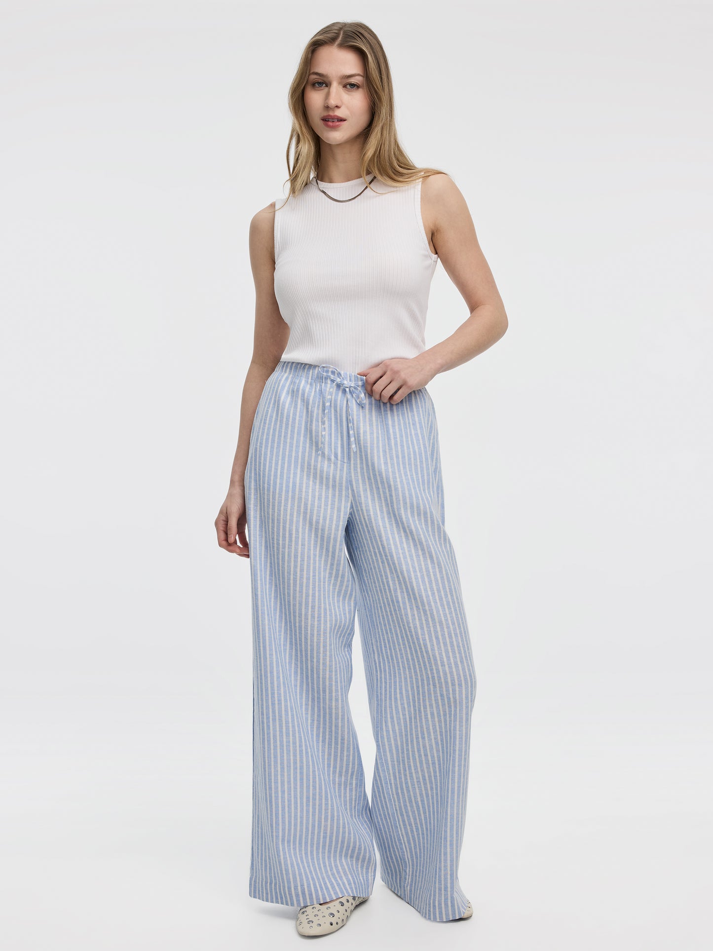 Pantalon rayé à jambe large en mélange de lin