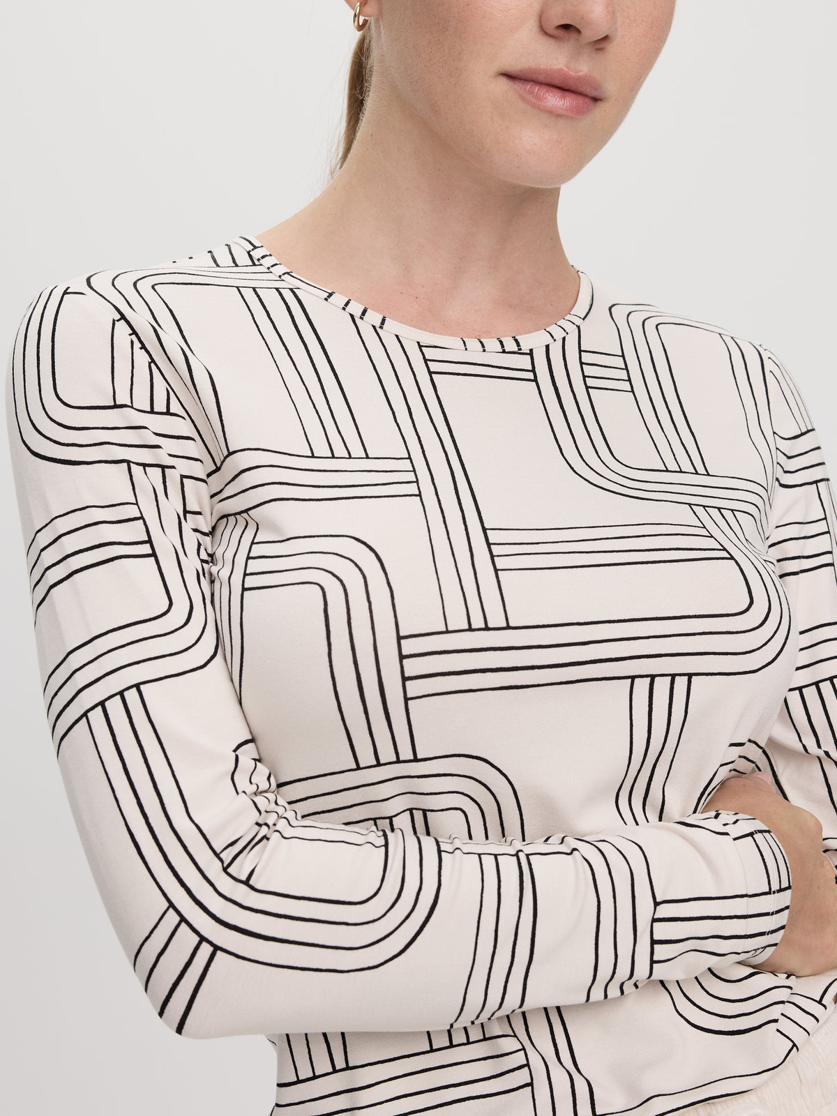 Long-Sleeve Crew-Neck T-Shirt - R Essentials