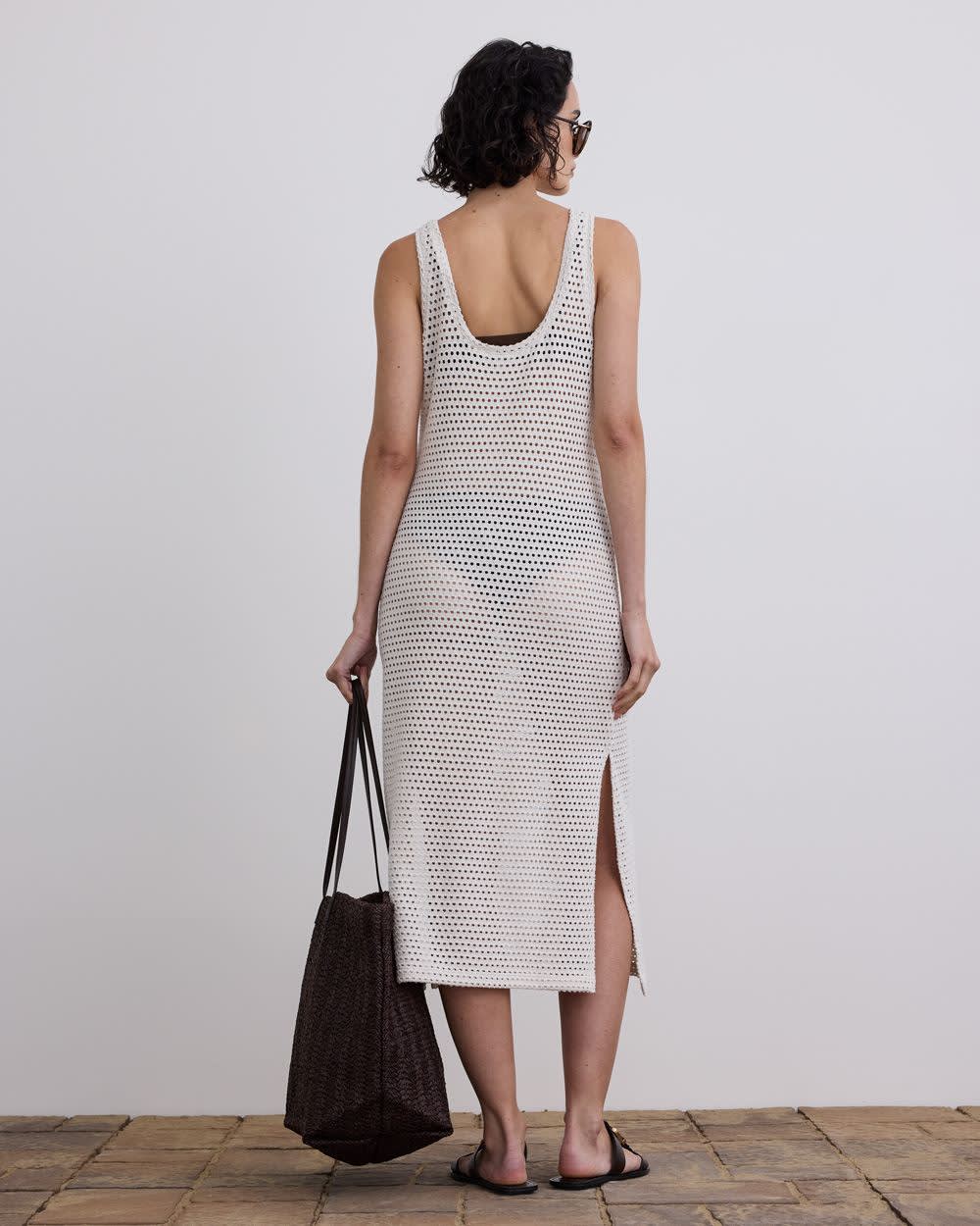 Robe midi crochetée sans manches et col en U