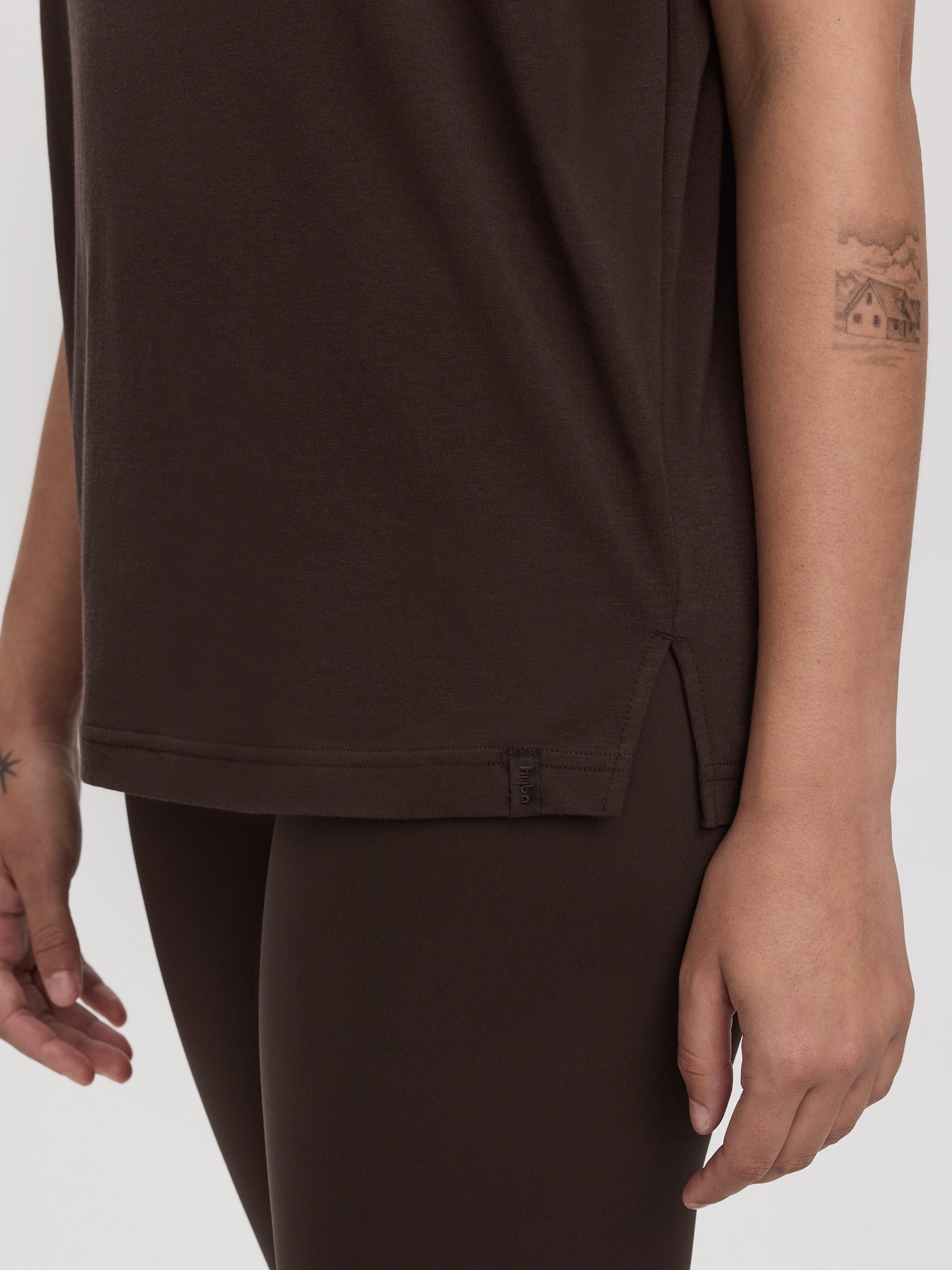 Sleeveless Crew-Neck T-Shirt - Hyba