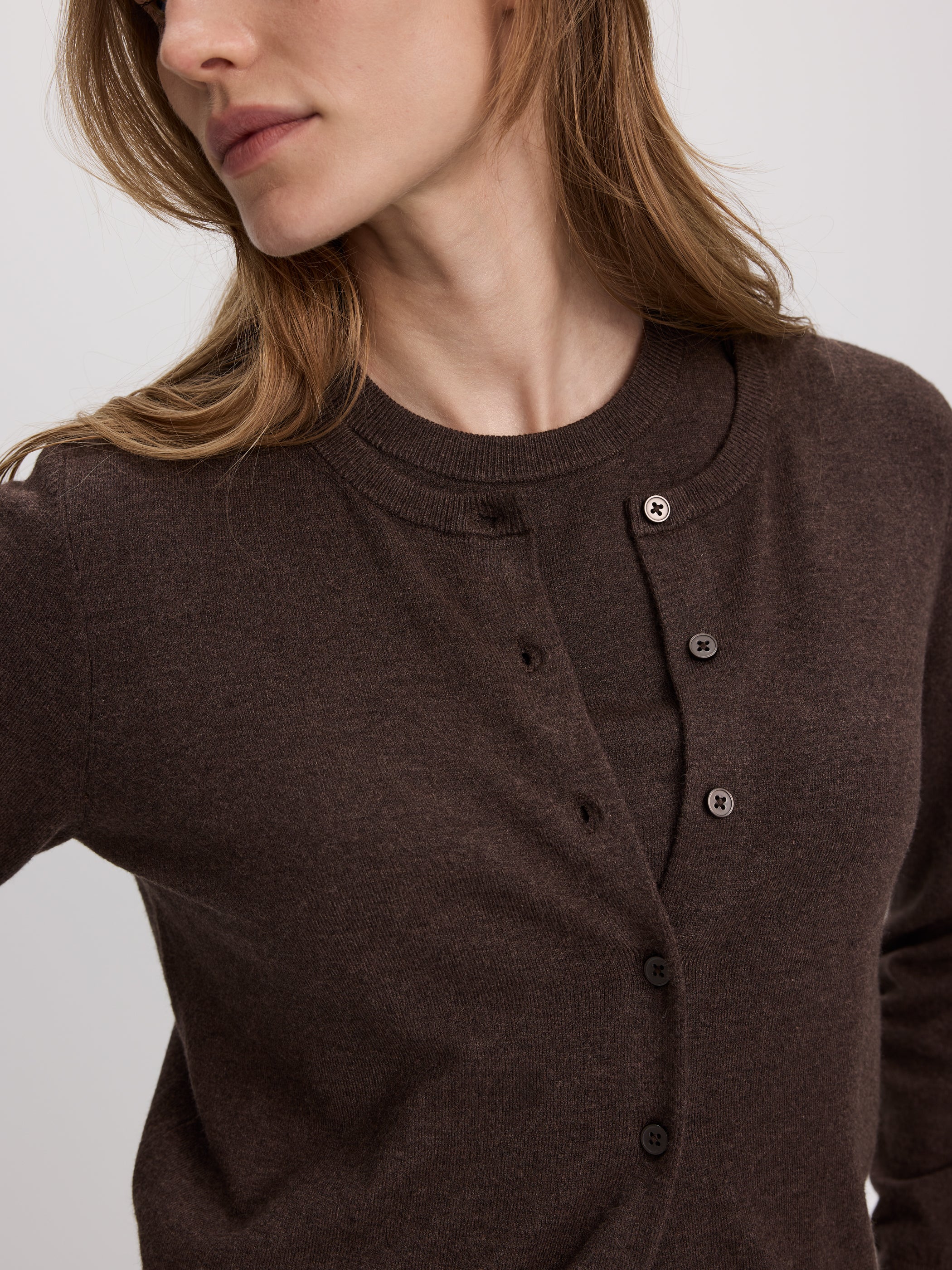 Crew-Neck Cardigan - R Essentials