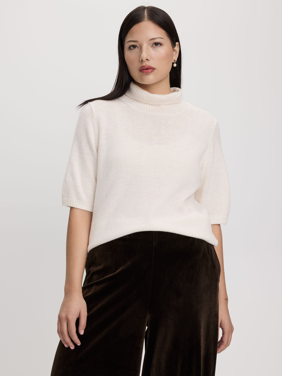 Cashmere-Blend Elbow-Sleeve Turtleneck Sweater