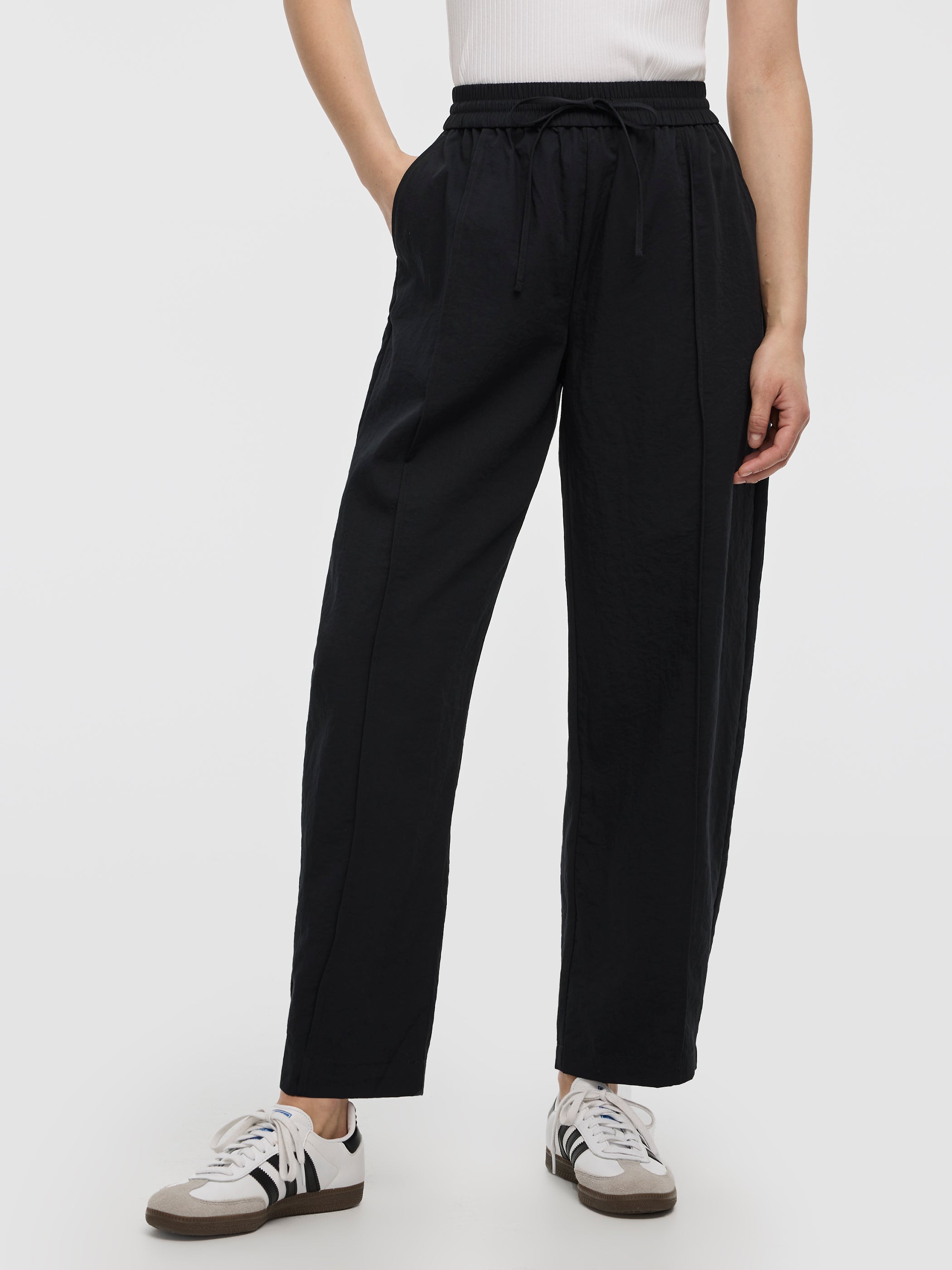 Pintuck Barrel Pant